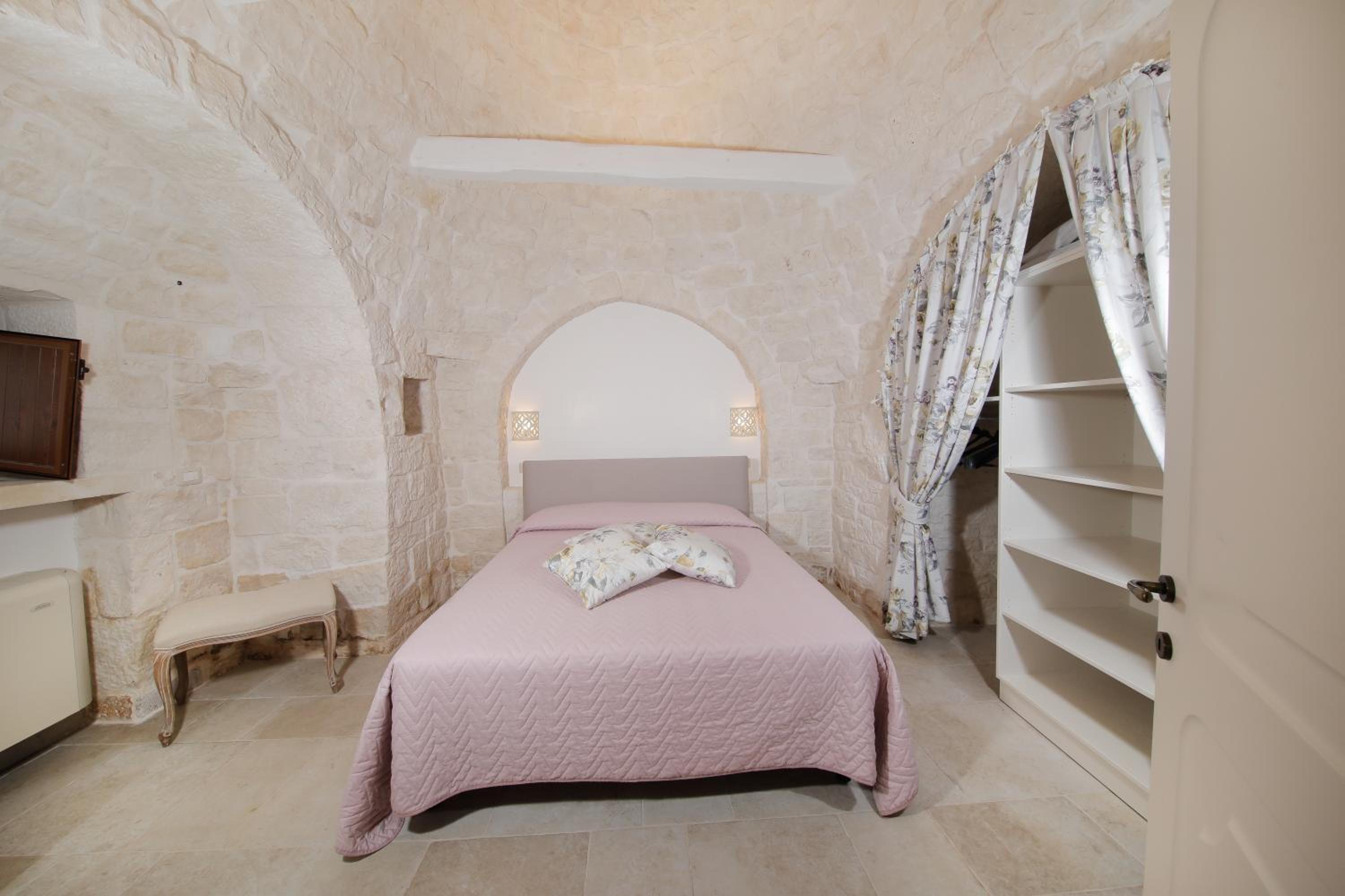 One-Bedroom House - Photo 1