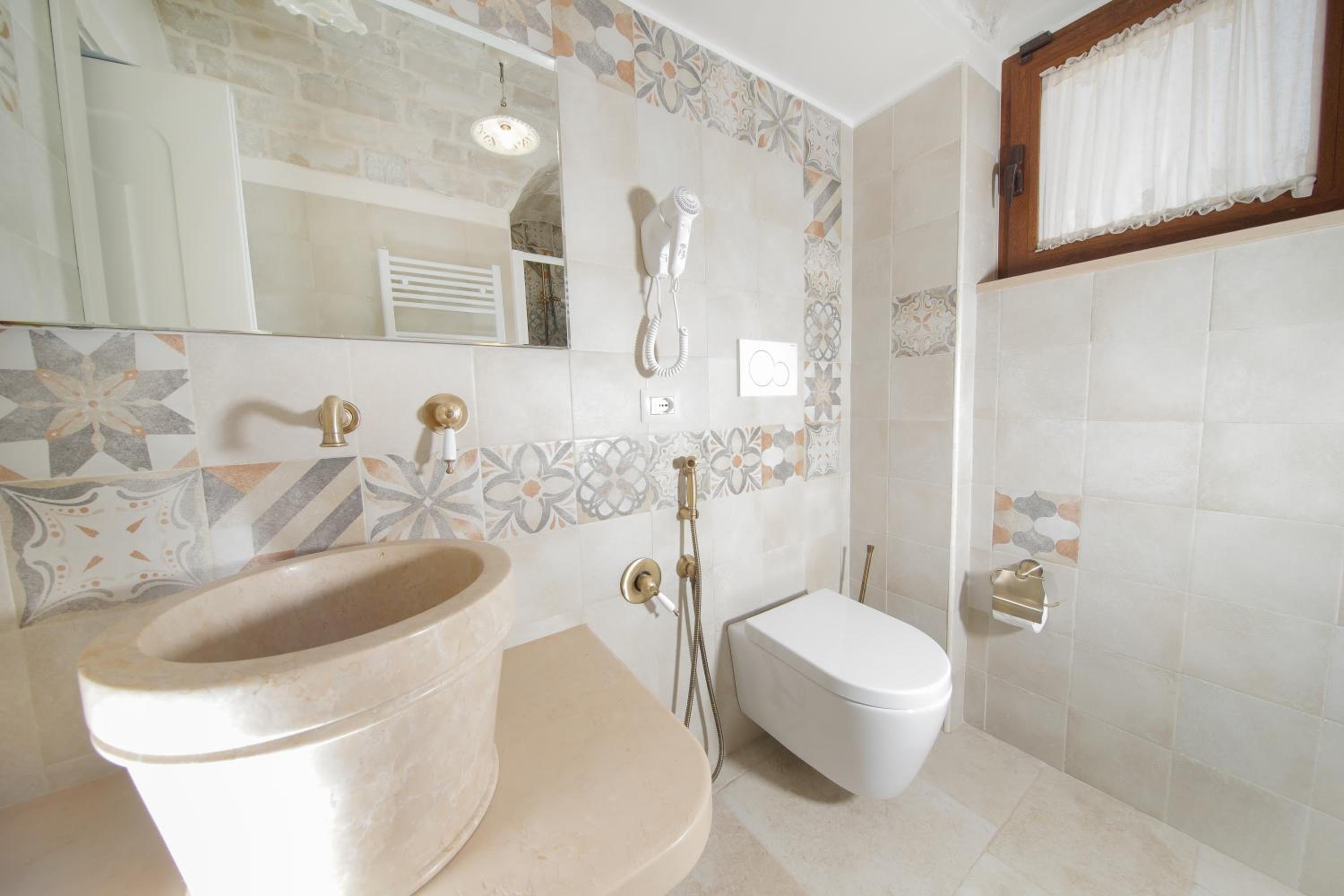 One-Bedroom House - Photo 10