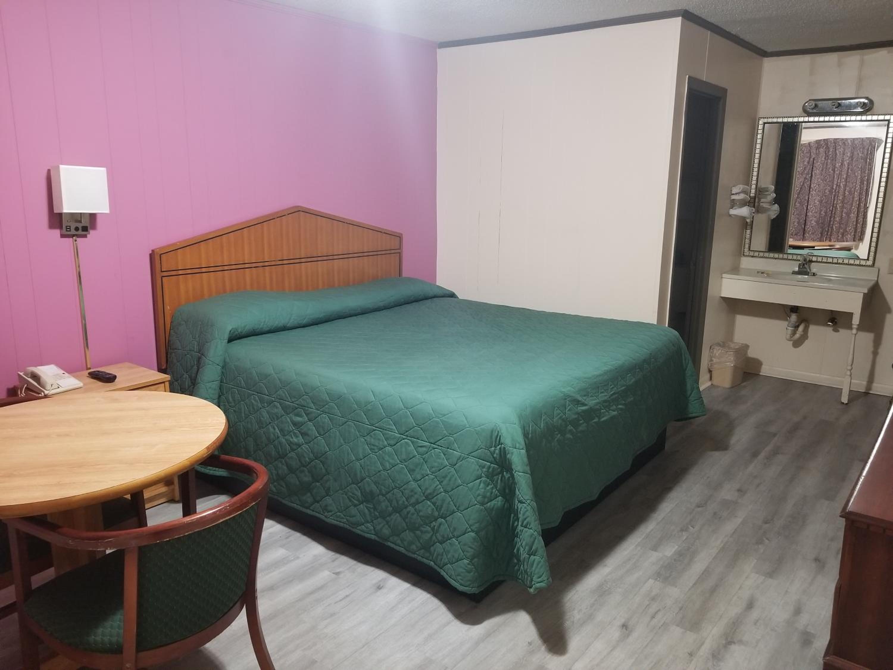 Family Room photo 3