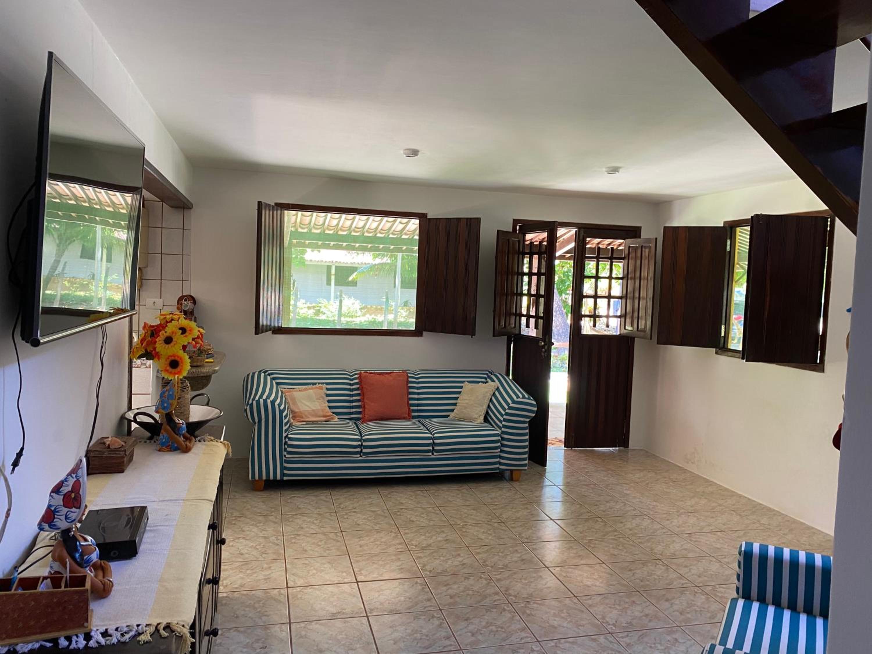Five-Bedroom House photo 1