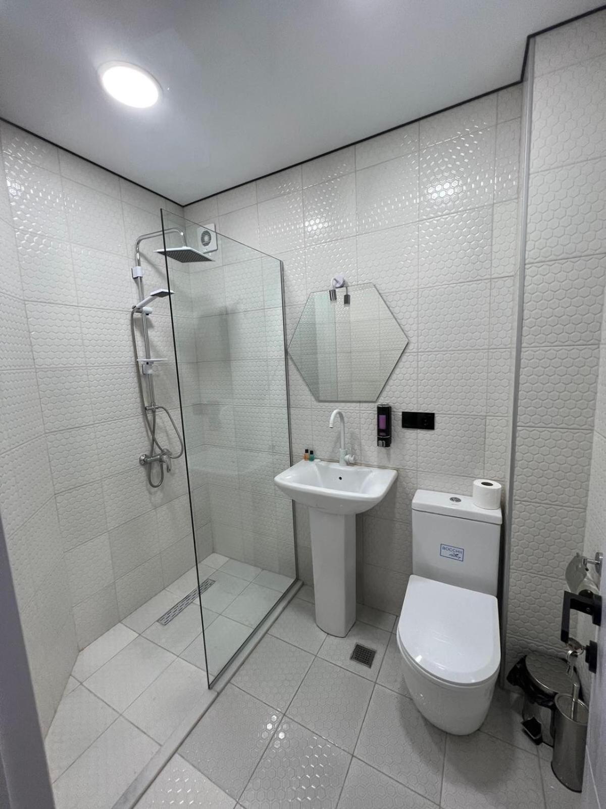 Large Double Room - Photo 20
