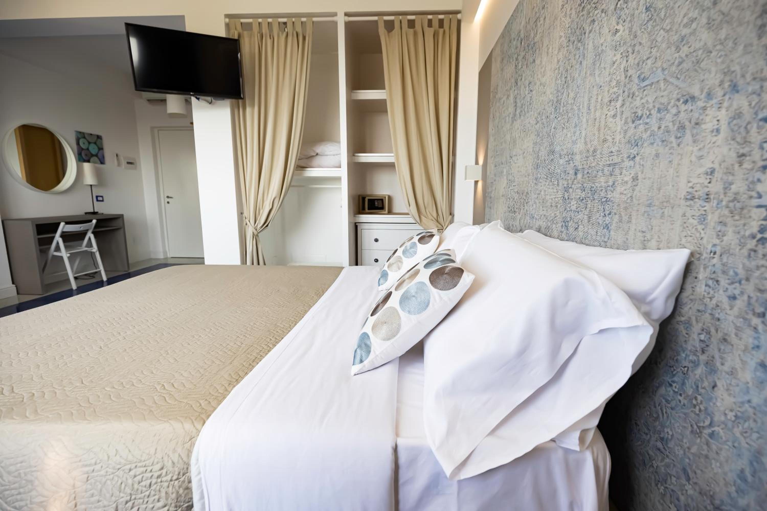 Queen Room with Sea View