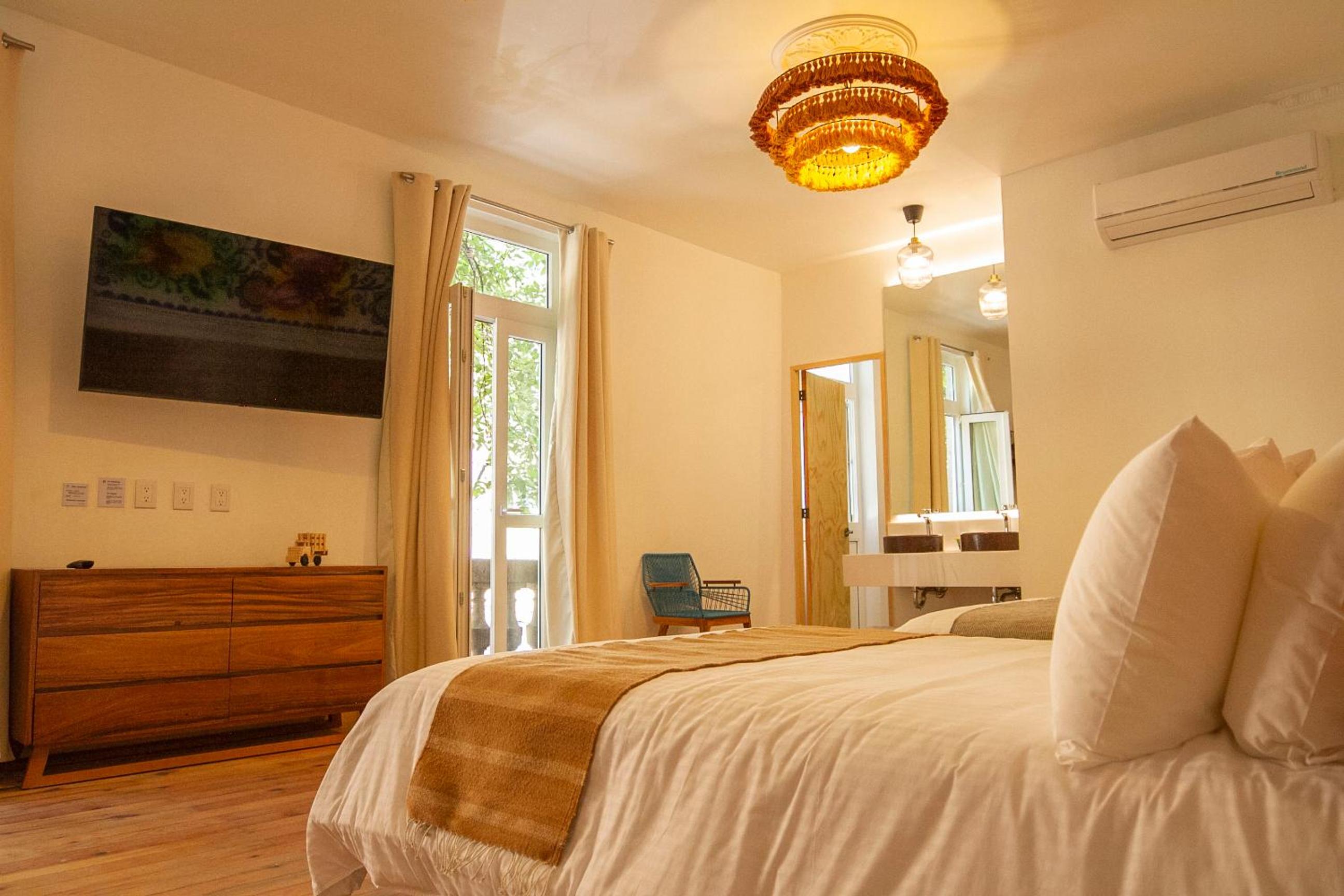 Deluxe Double Room photo 3