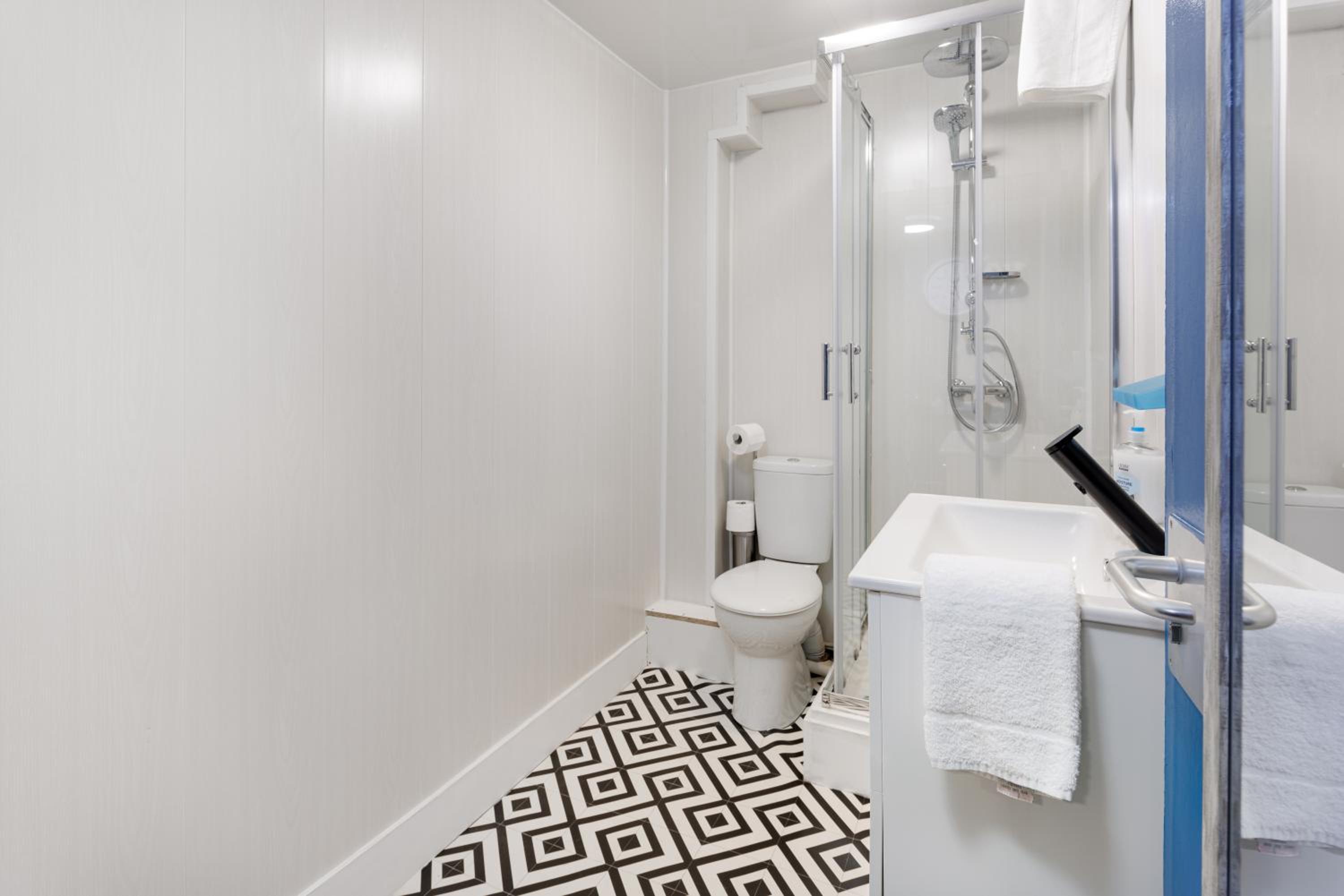Studio Apartment photo 2