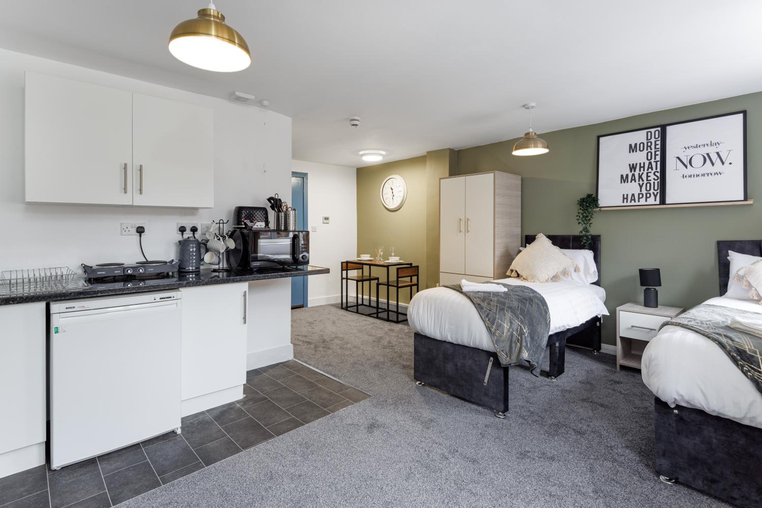 Studio Apartment photo 3