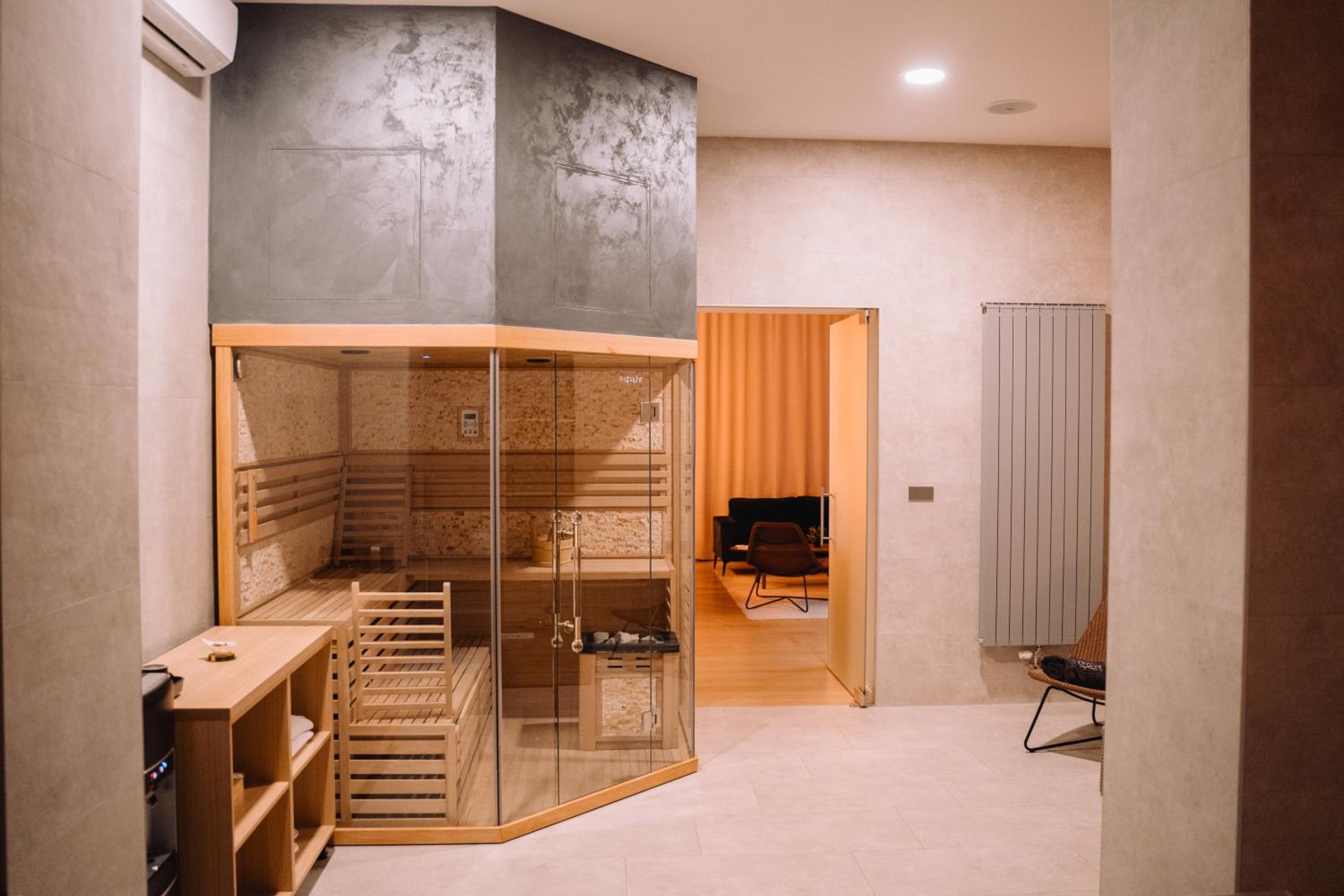 Two-Bedroom Apartment with City View photo 2