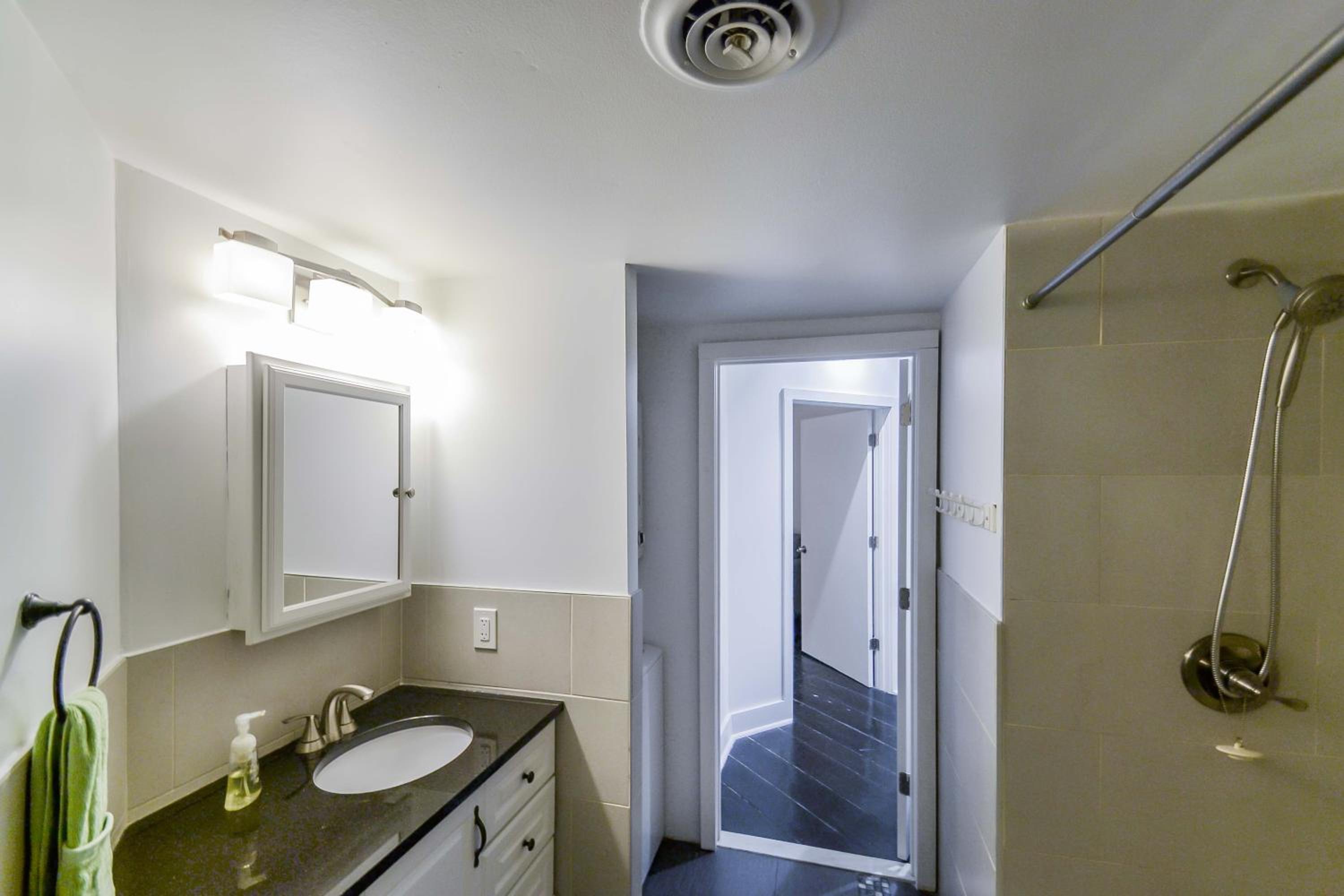 Apartment - Photo 82
