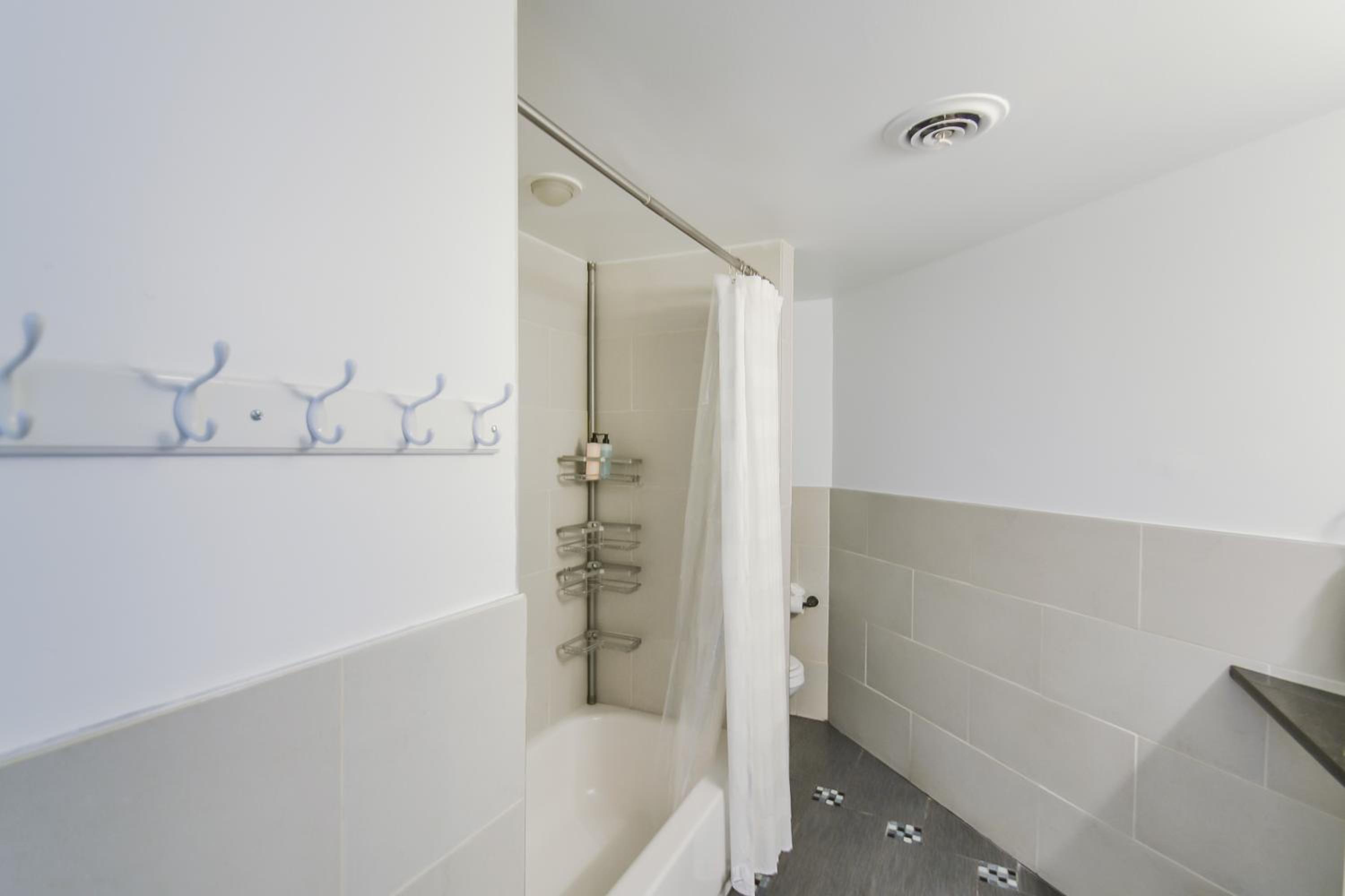 Apartment - Photo 86