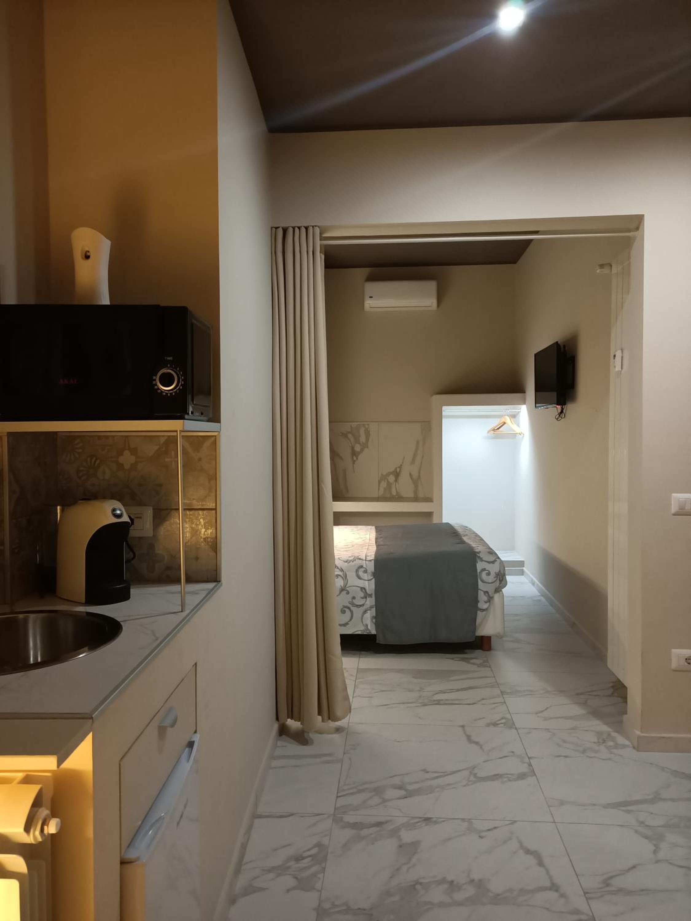 Large Double Room photo 3