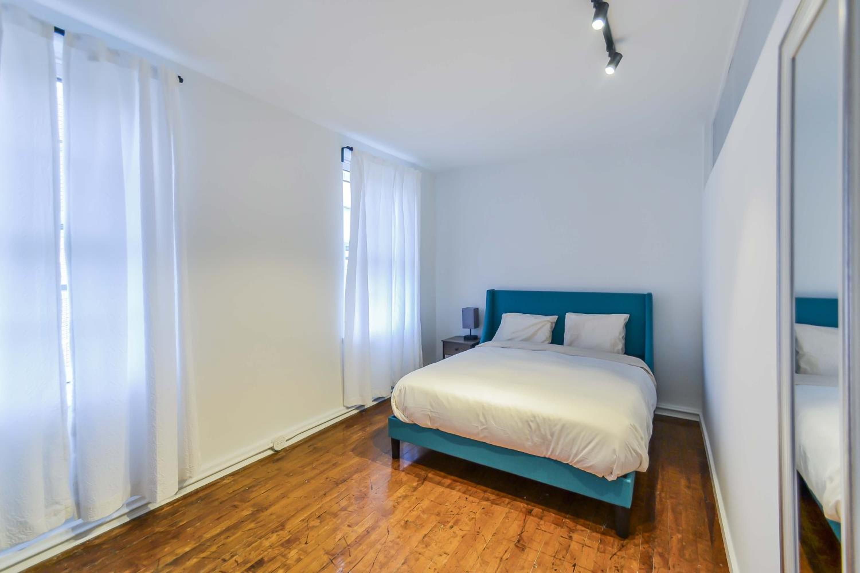 Two-Bedroom Apartment - Photo 26
