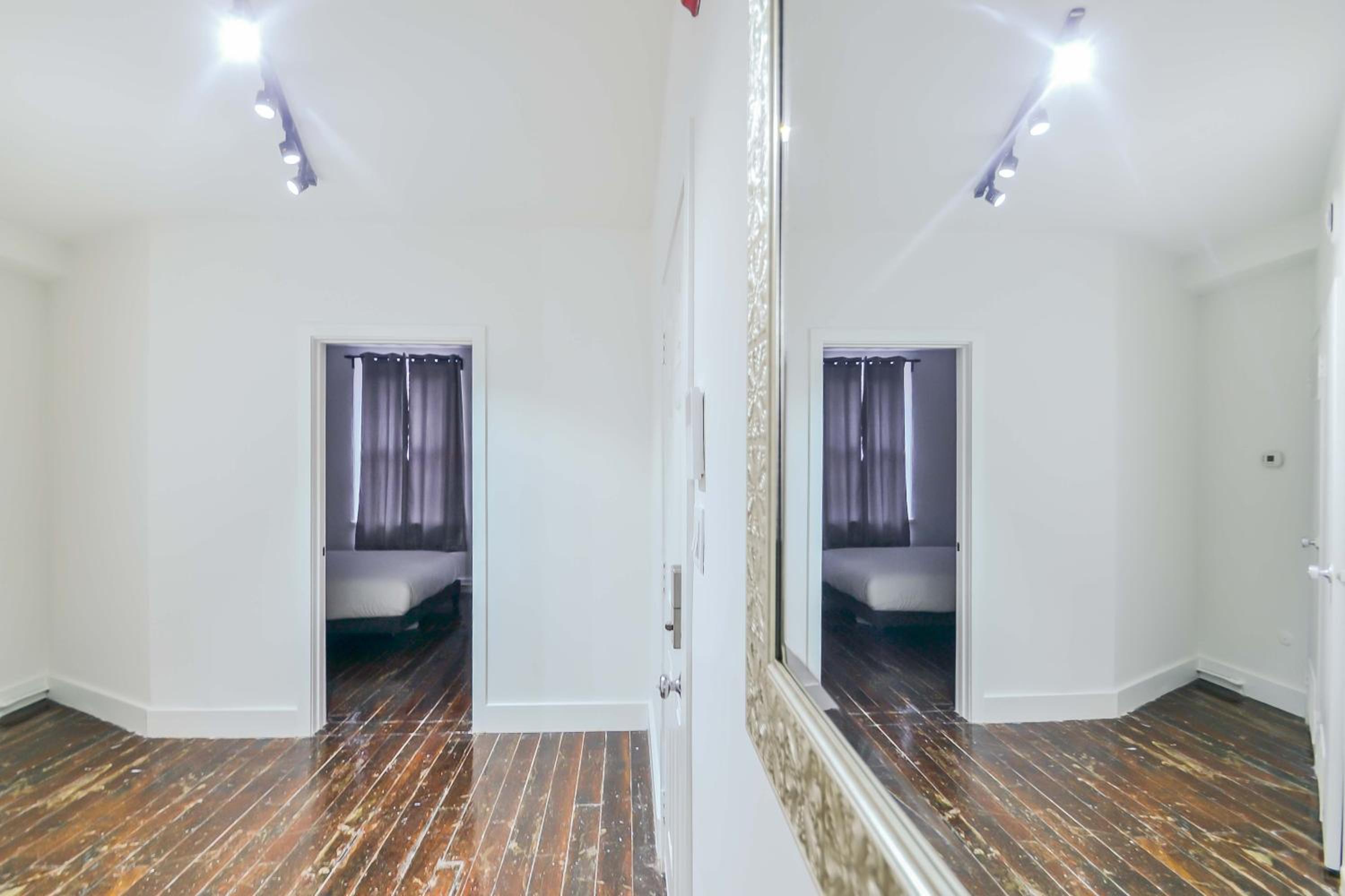 Two-Bedroom Apartment - Photo 23