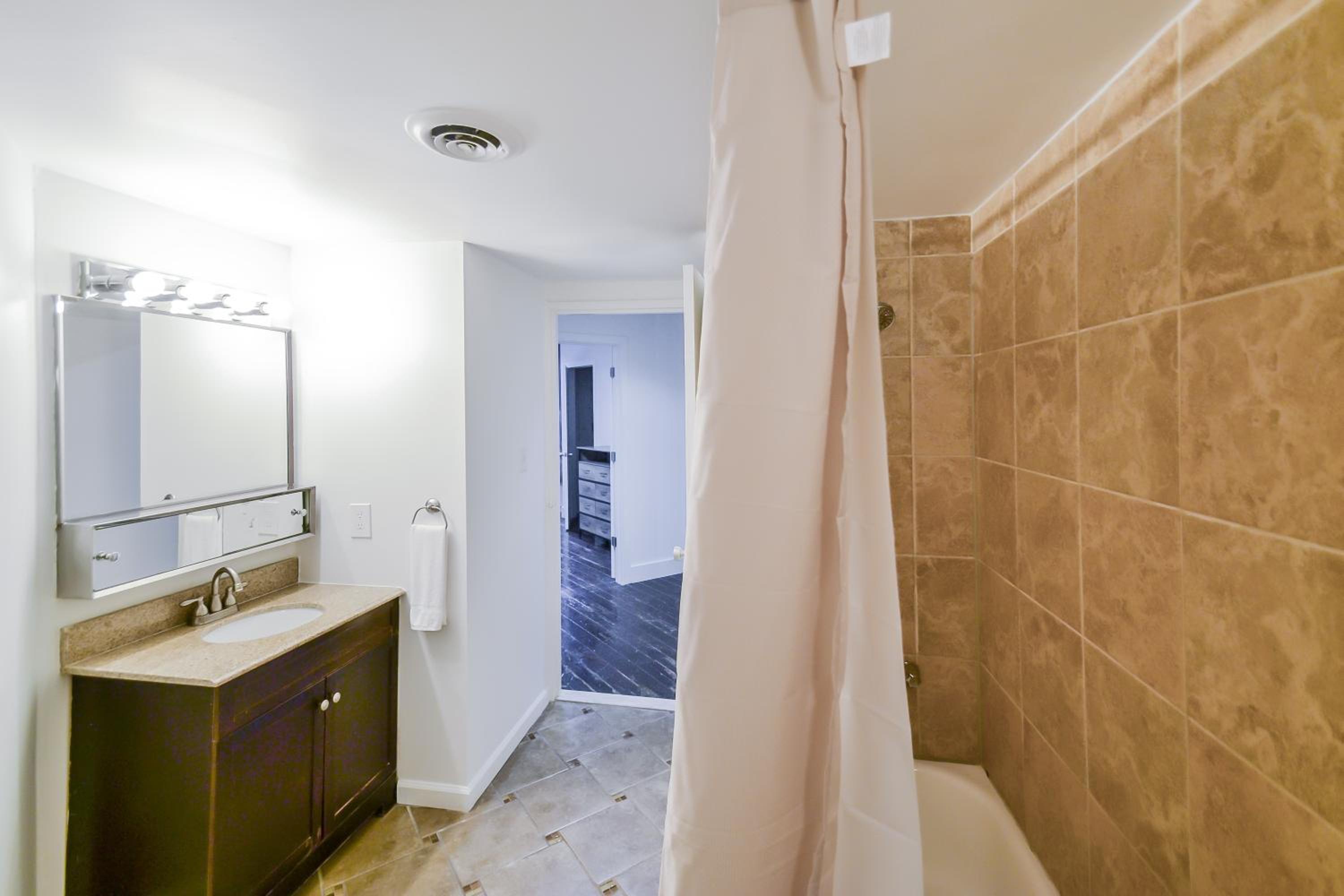 Two-Bedroom Apartment - Photo 18