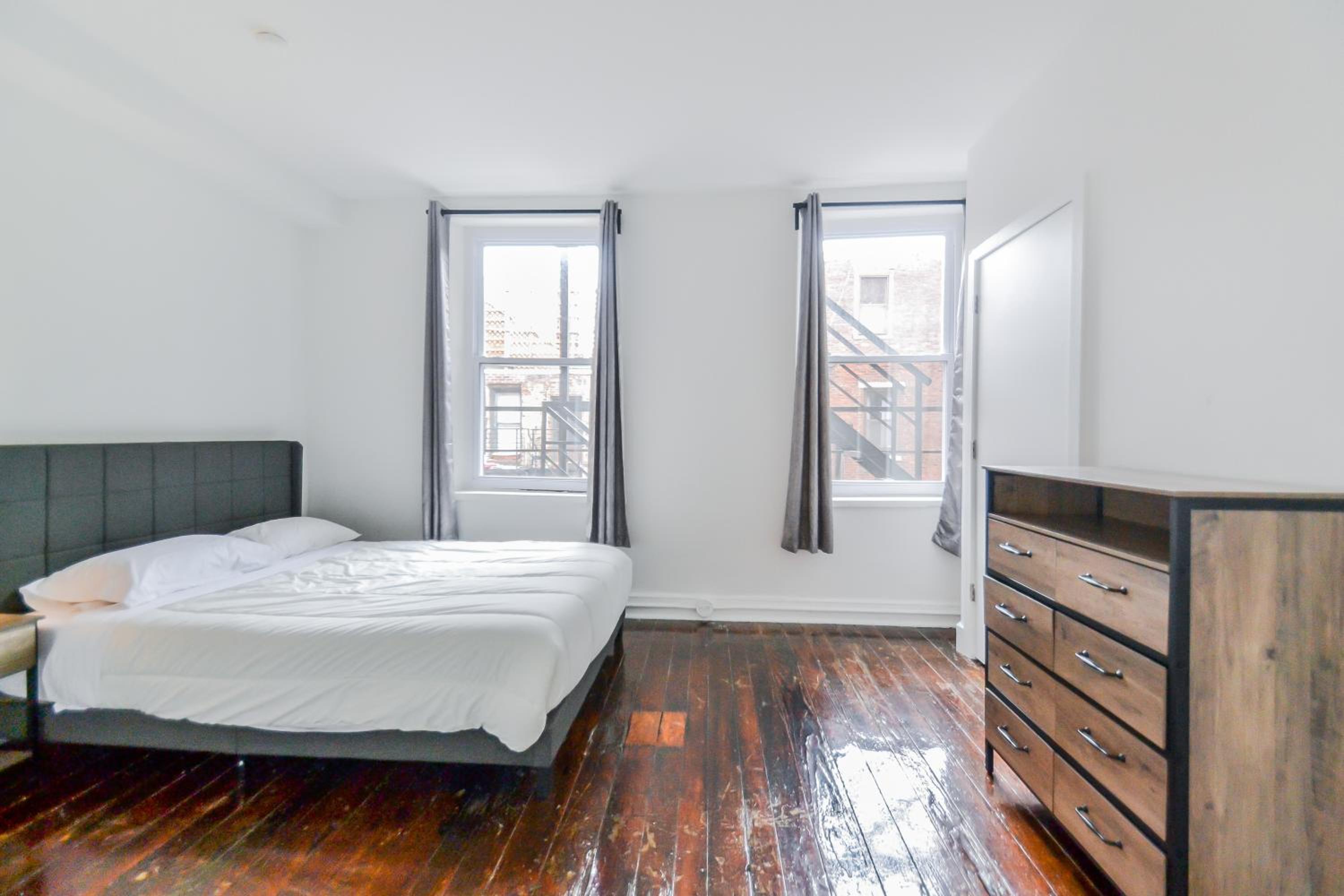 Two-Bedroom Apartment - Photo 20