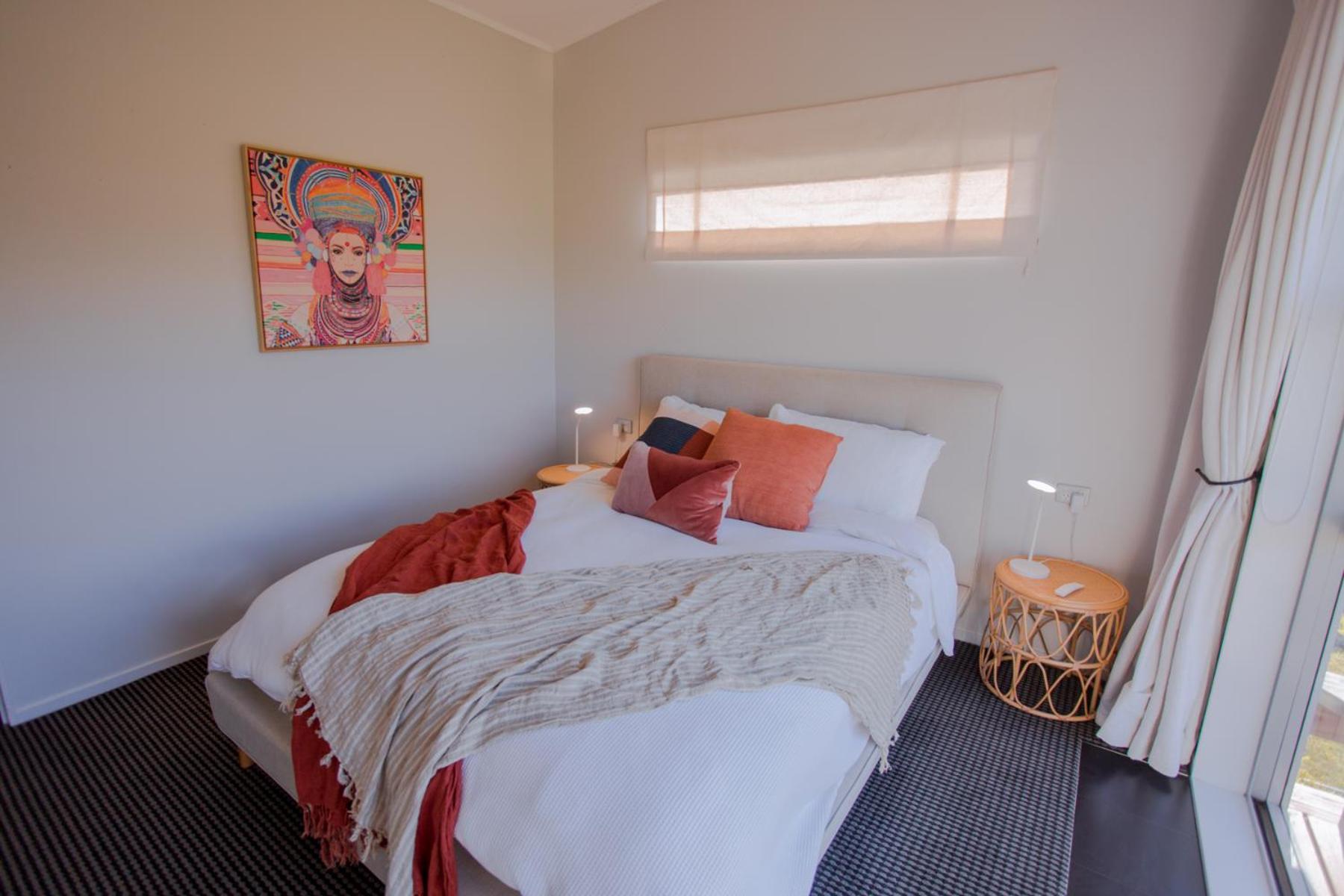 Three-Bedroom House - Photo 14
