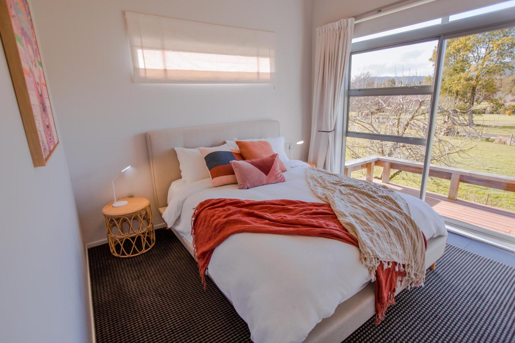 Three-Bedroom House - Photo 10