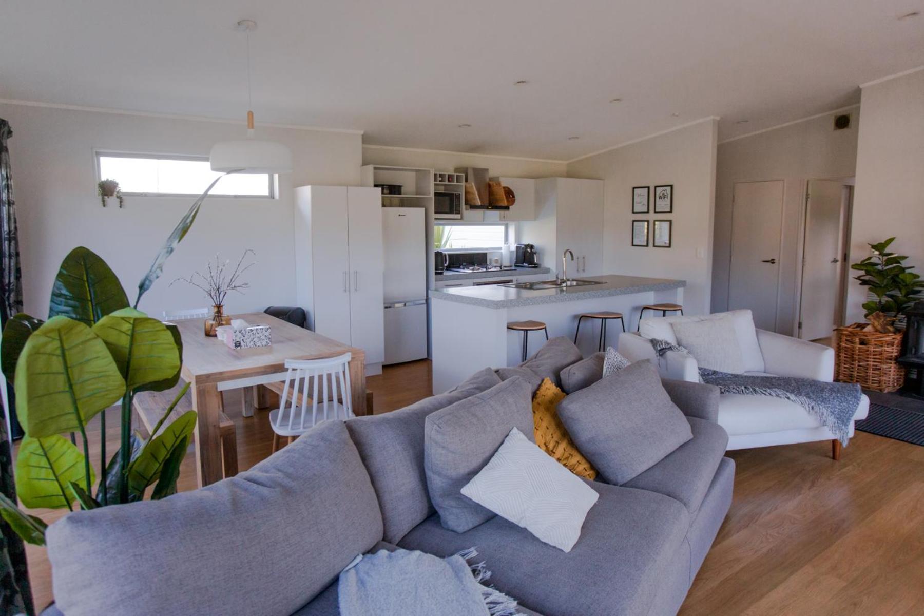 Three-Bedroom House - Photo 3