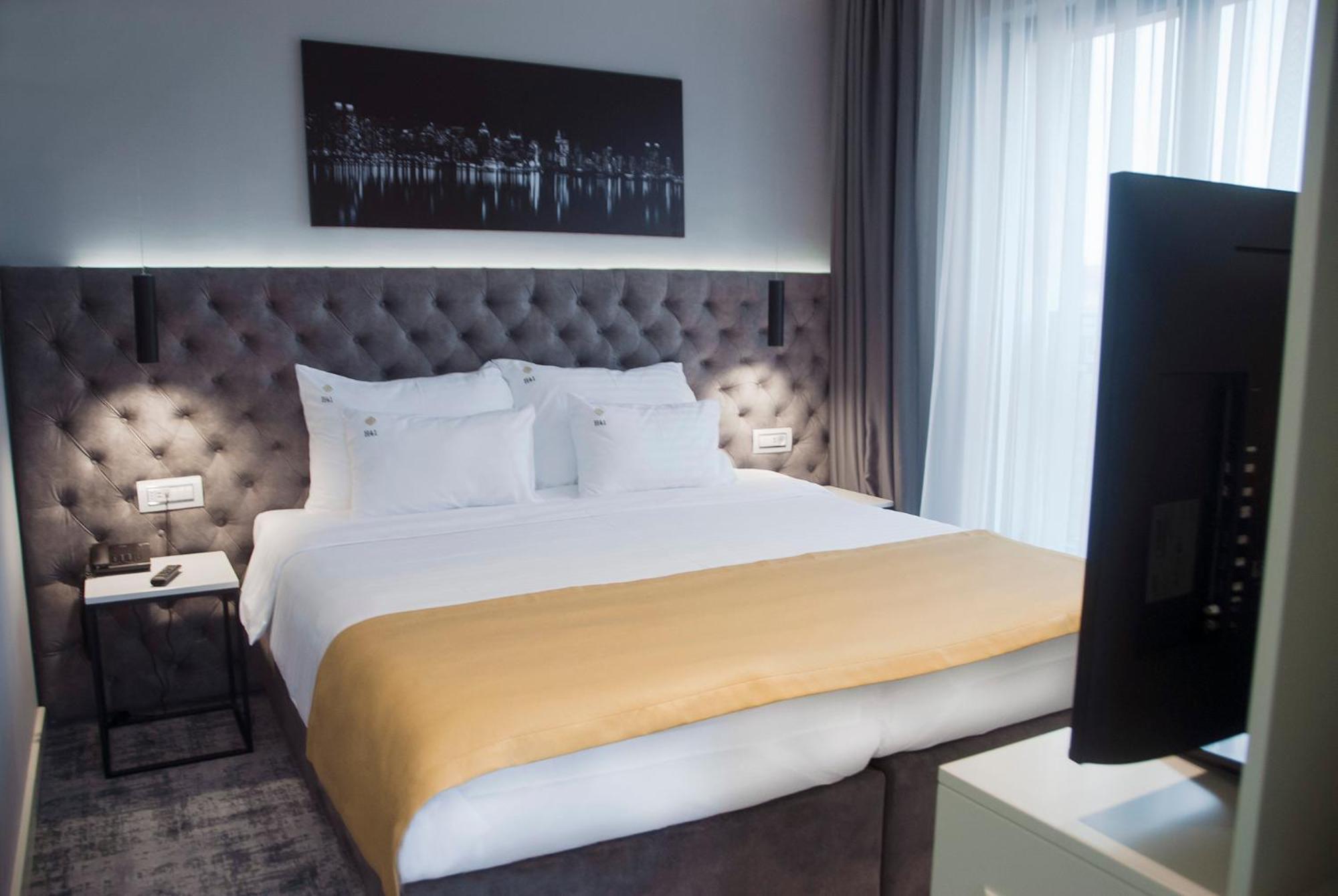 Deluxe Junior Suite - Photo 7