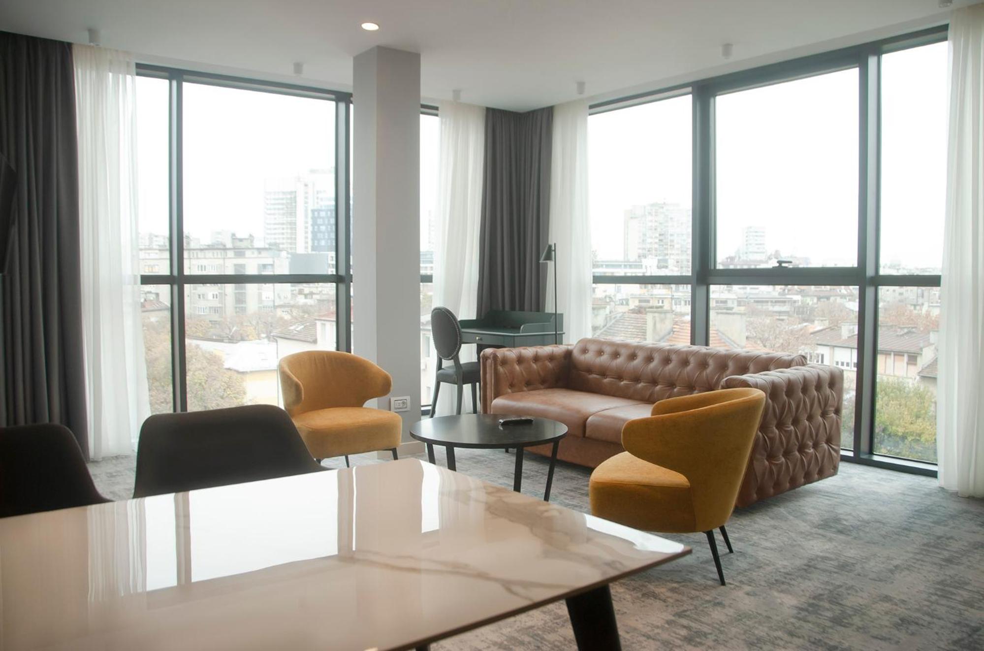Deluxe Junior Suite - Photo 1
