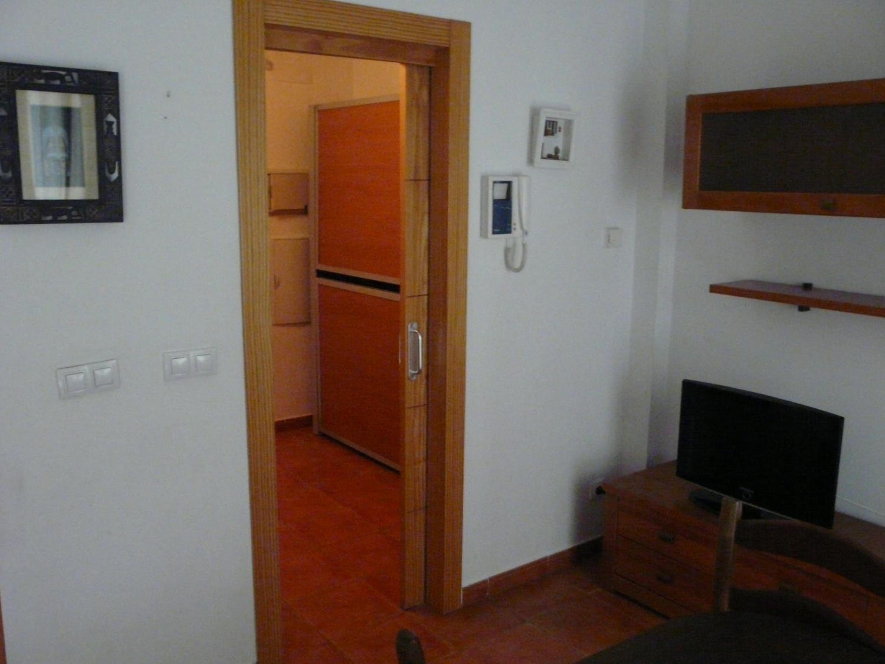 Estudio (2 adultos)