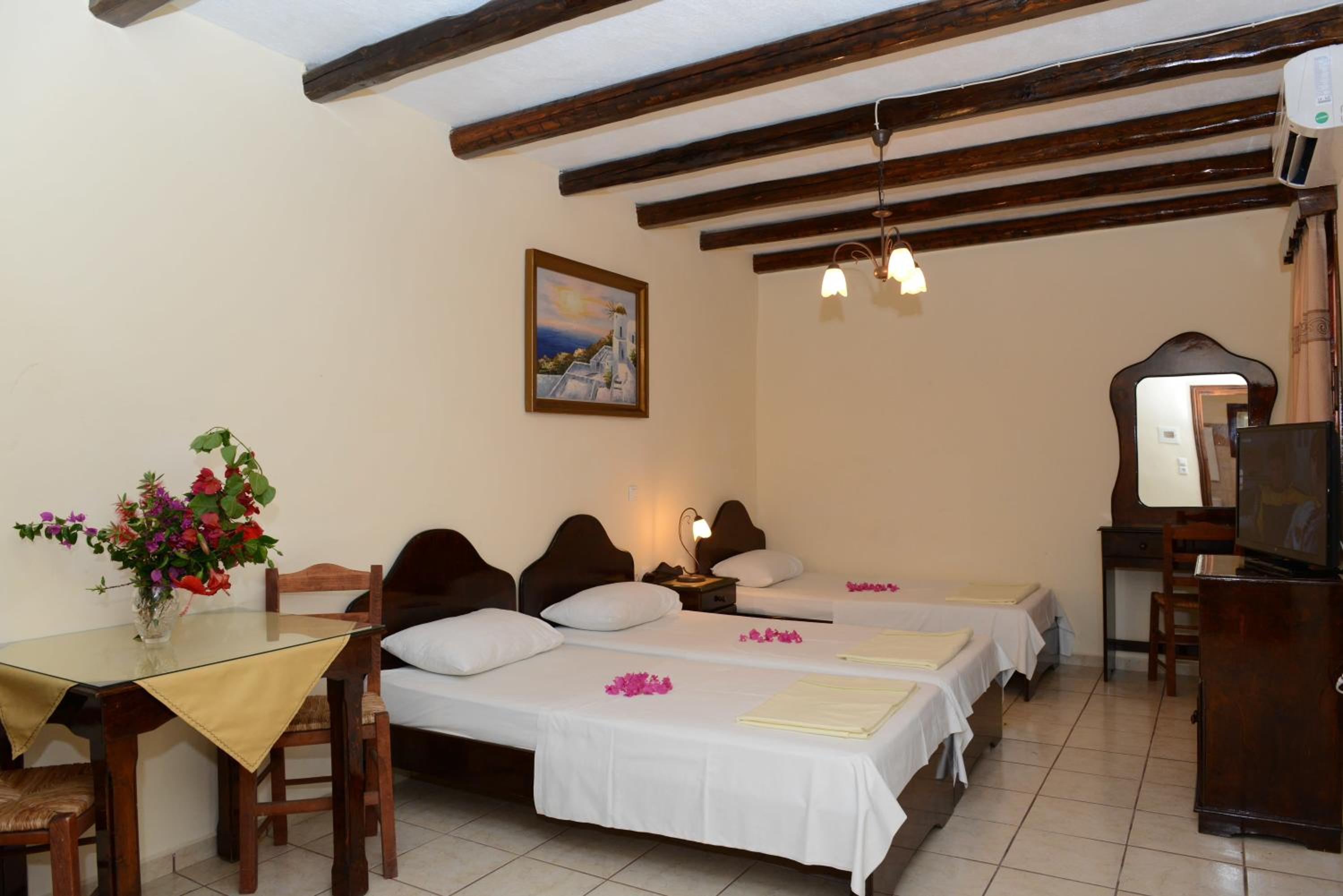 Studio (3 Adults)