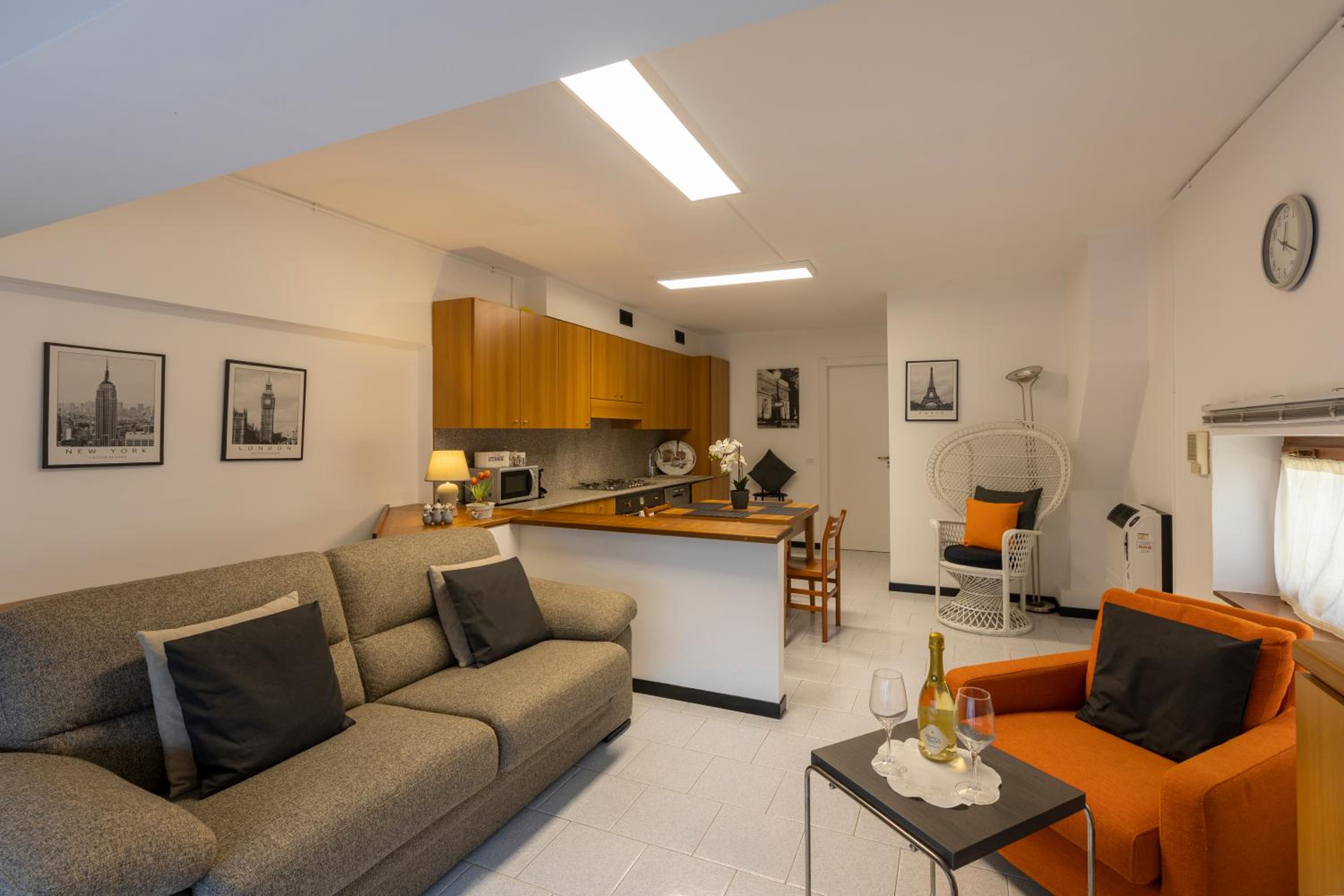 One-Bedroom Apartment - Photo 1