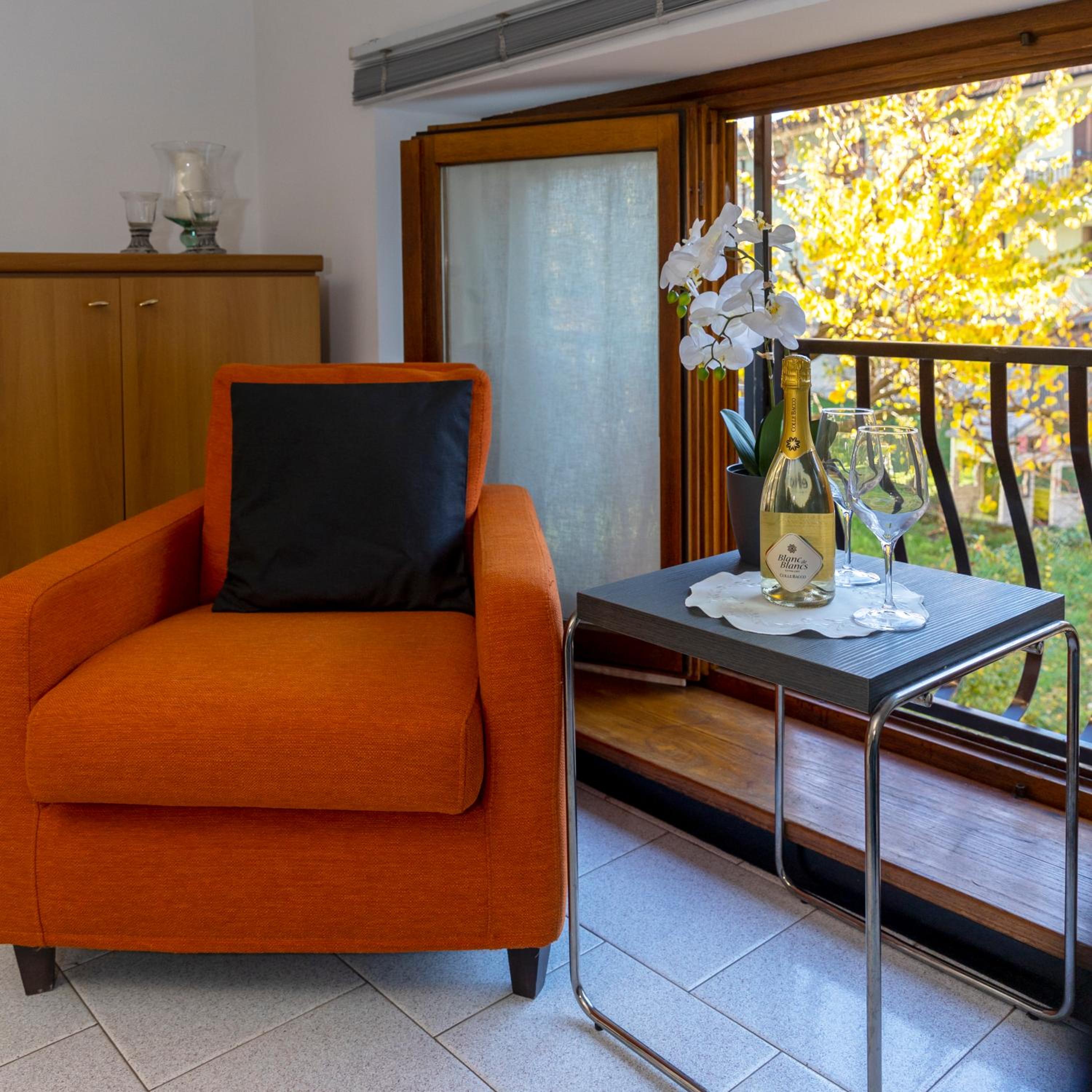One-Bedroom Apartment - Photo 8