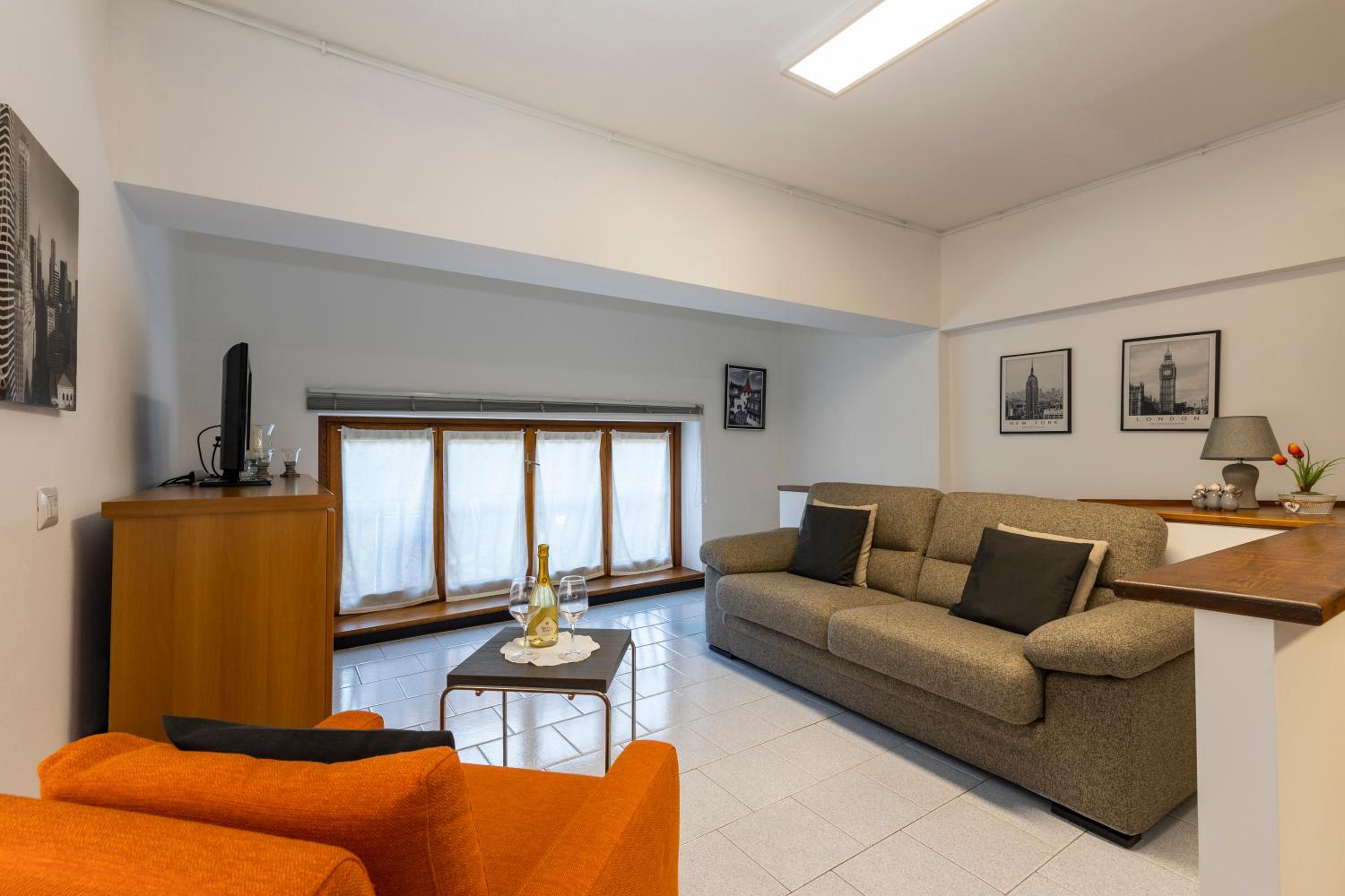 One-Bedroom Apartment - Photo 5