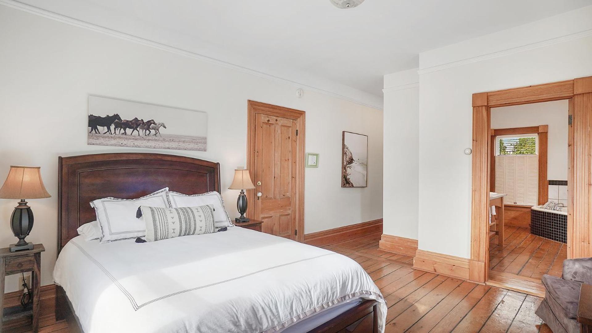 Superior Queen Room with Sea View - Main Floor