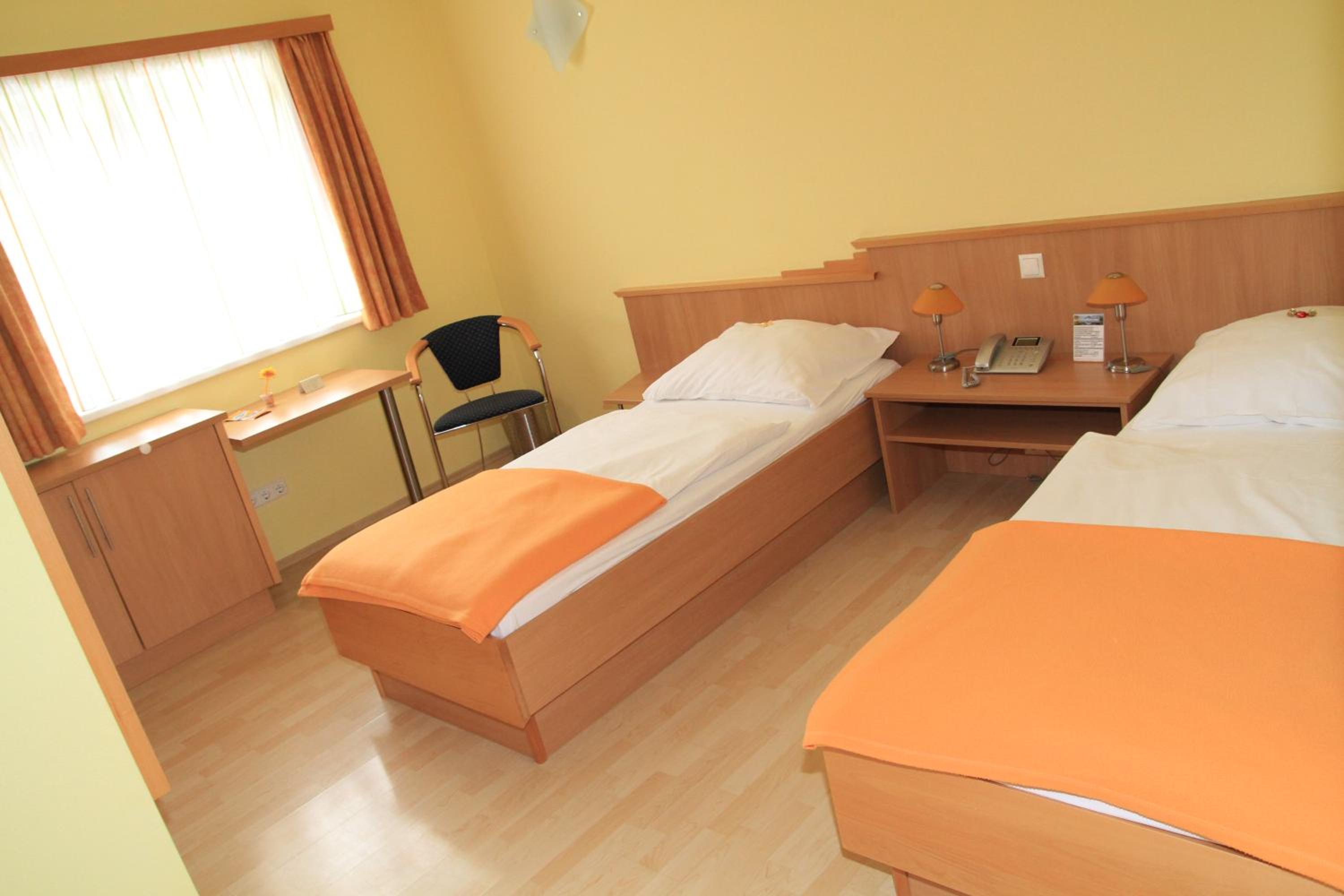 Double or Twin Room - Photo 3