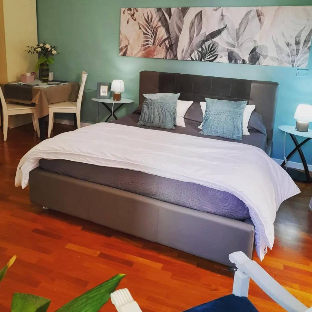 Large Double Room photo 1