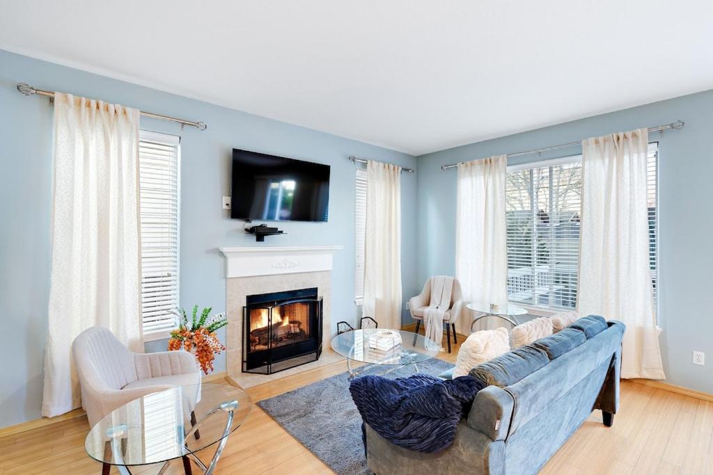 Three-Bedroom House photo 1