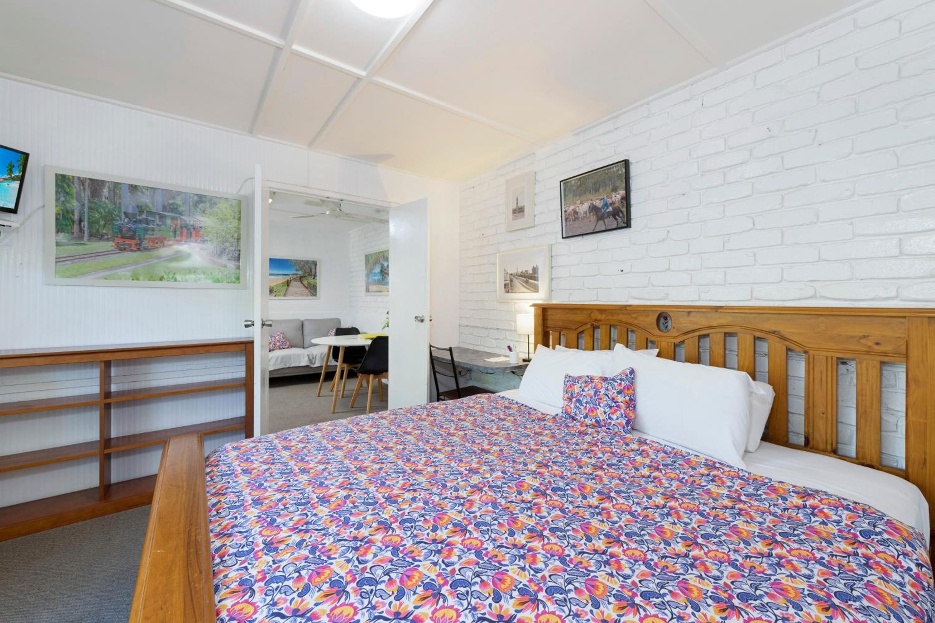 Large Twin Room photo 1