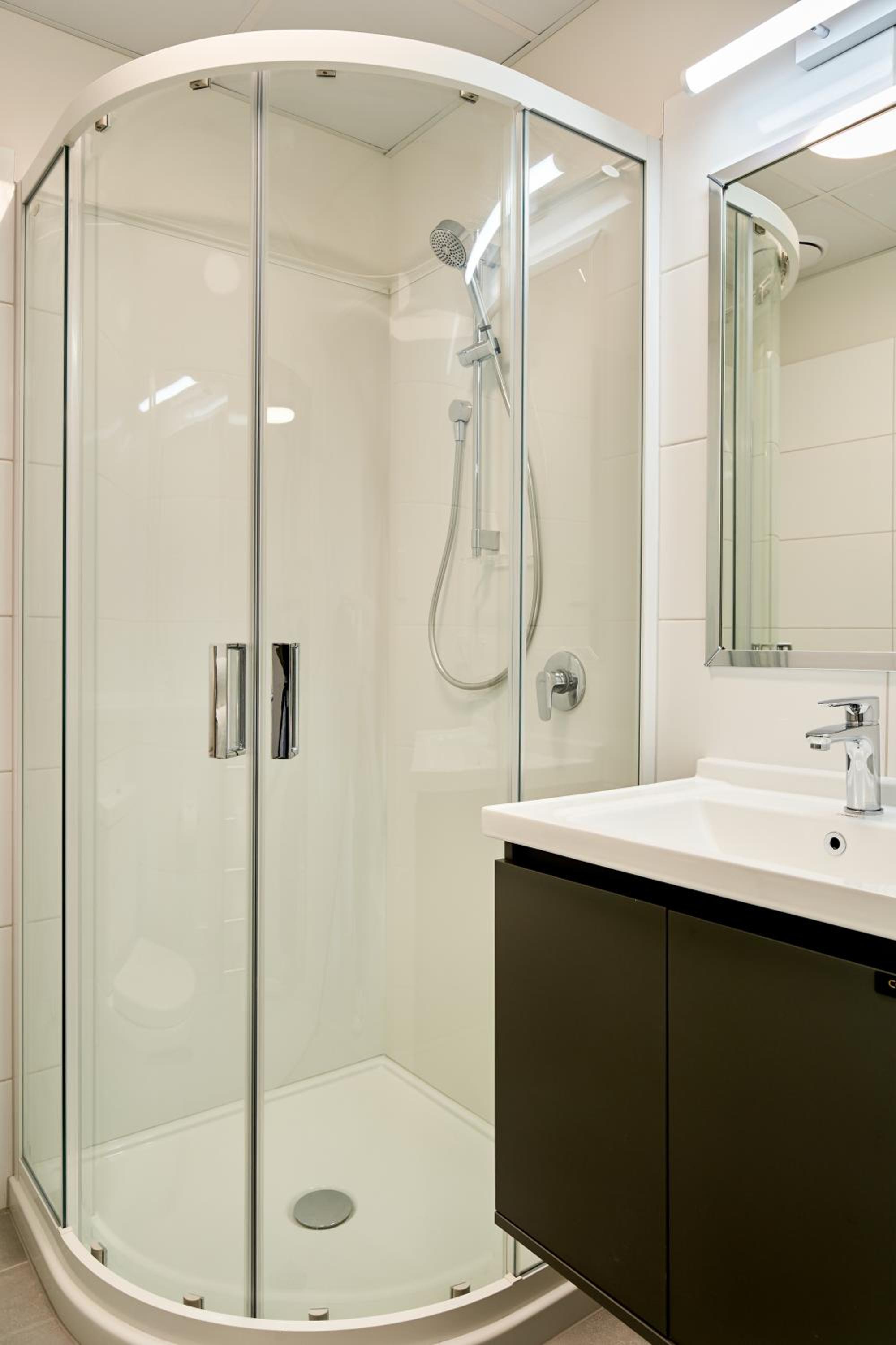 Two Bedroom Apartment thumbnail 6
