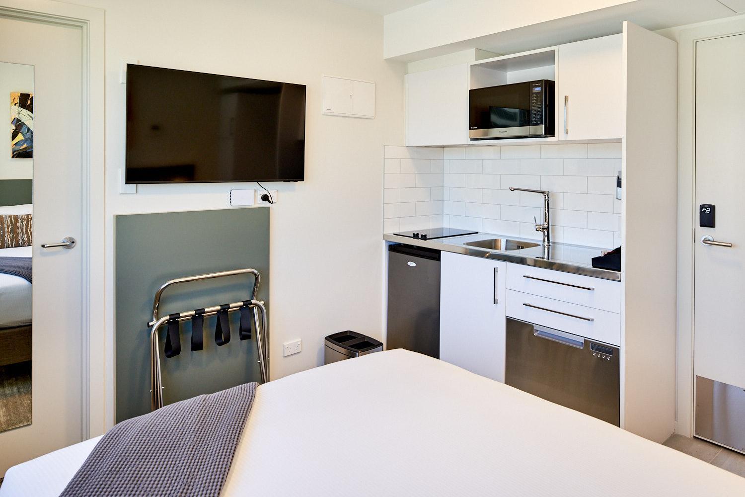 Tres' Petite Double Studio