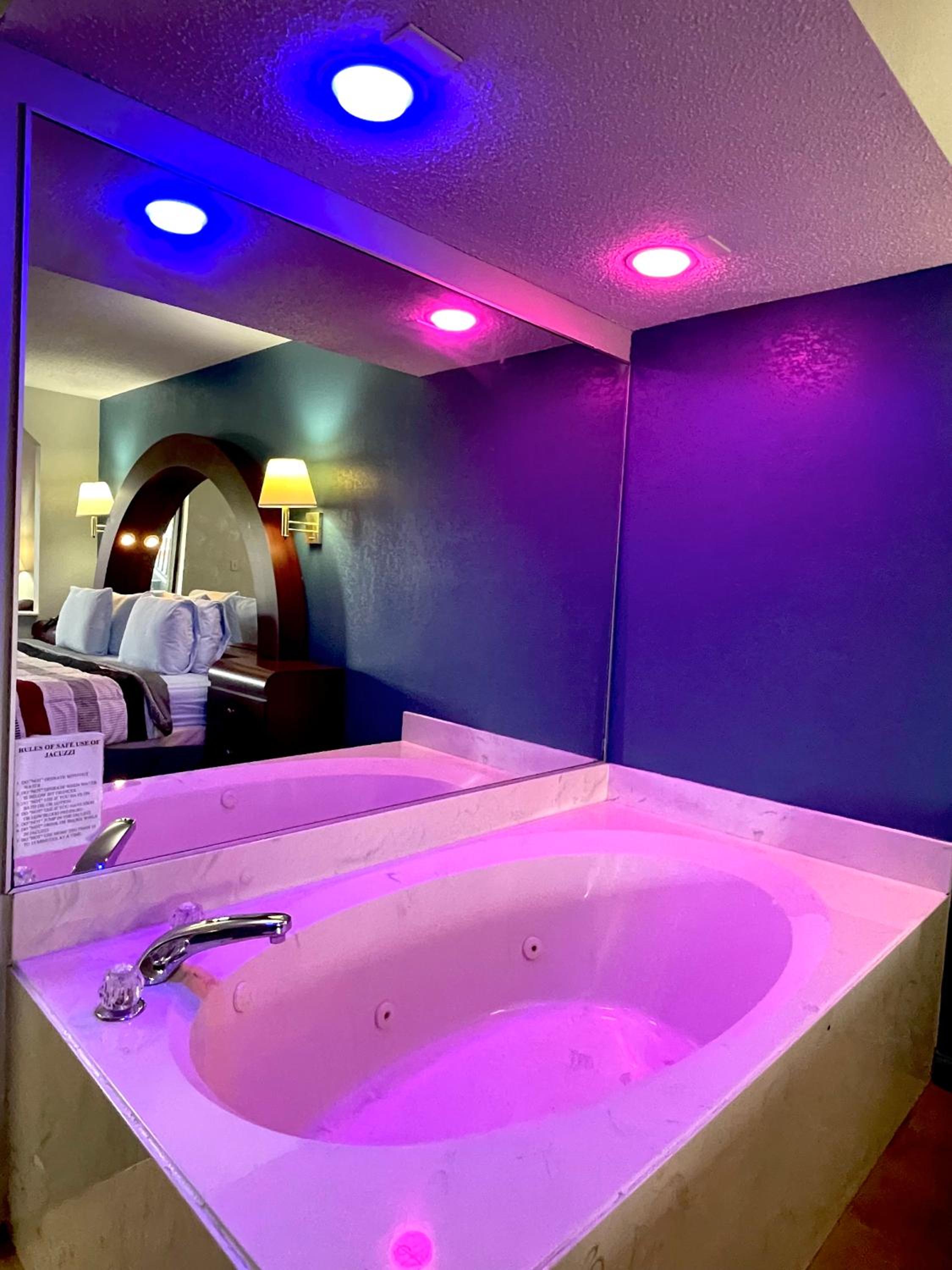 King Room with Spa Bath photo 3