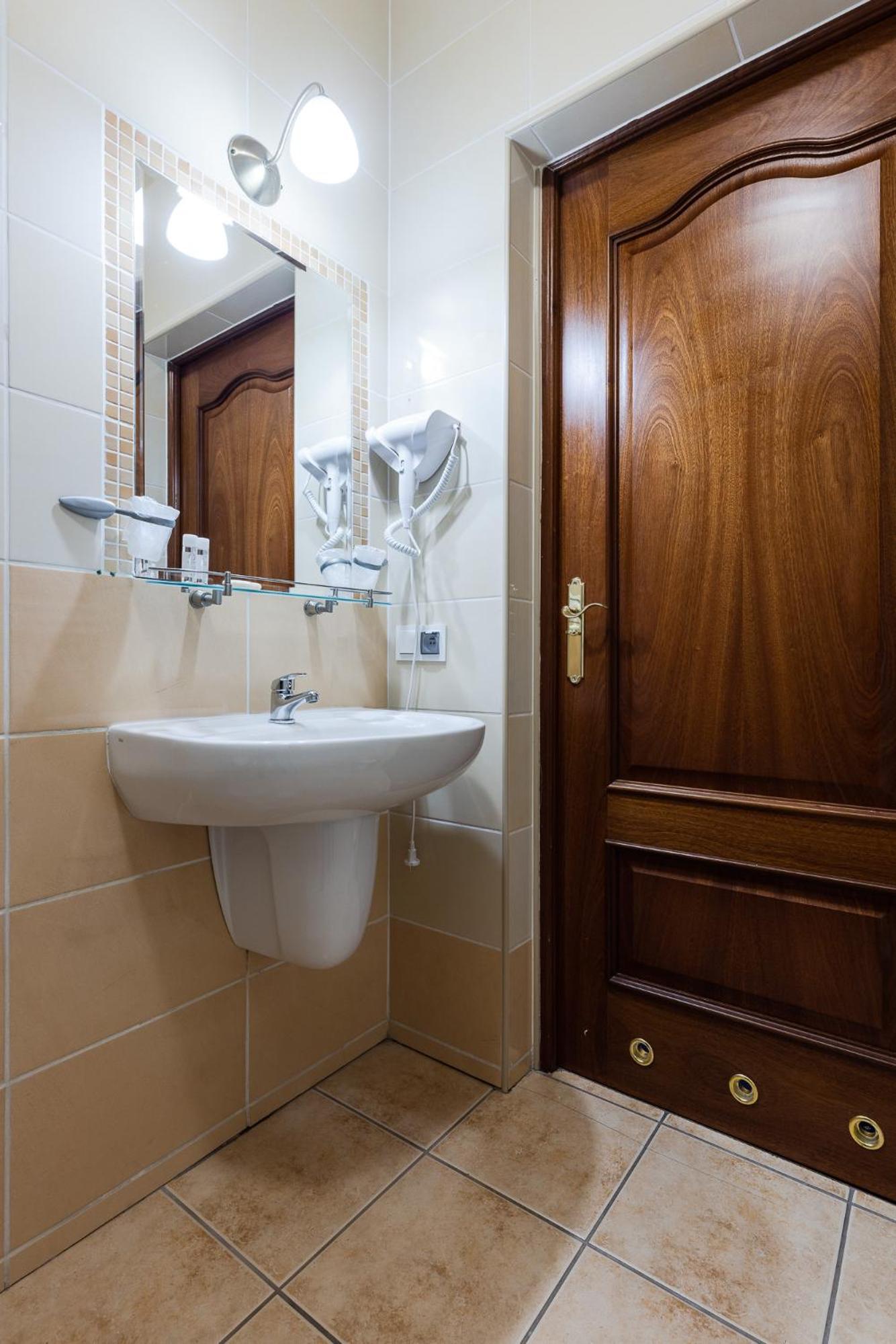 Standard Triple Room photo 3