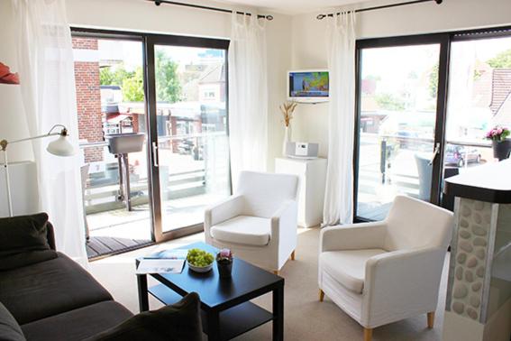 One-Bedroom Apartment with Balcony
