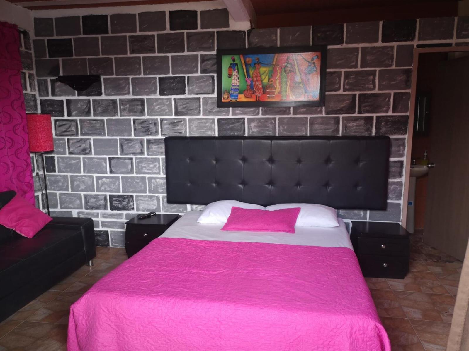 Double Room with Private Bathroom photo 3