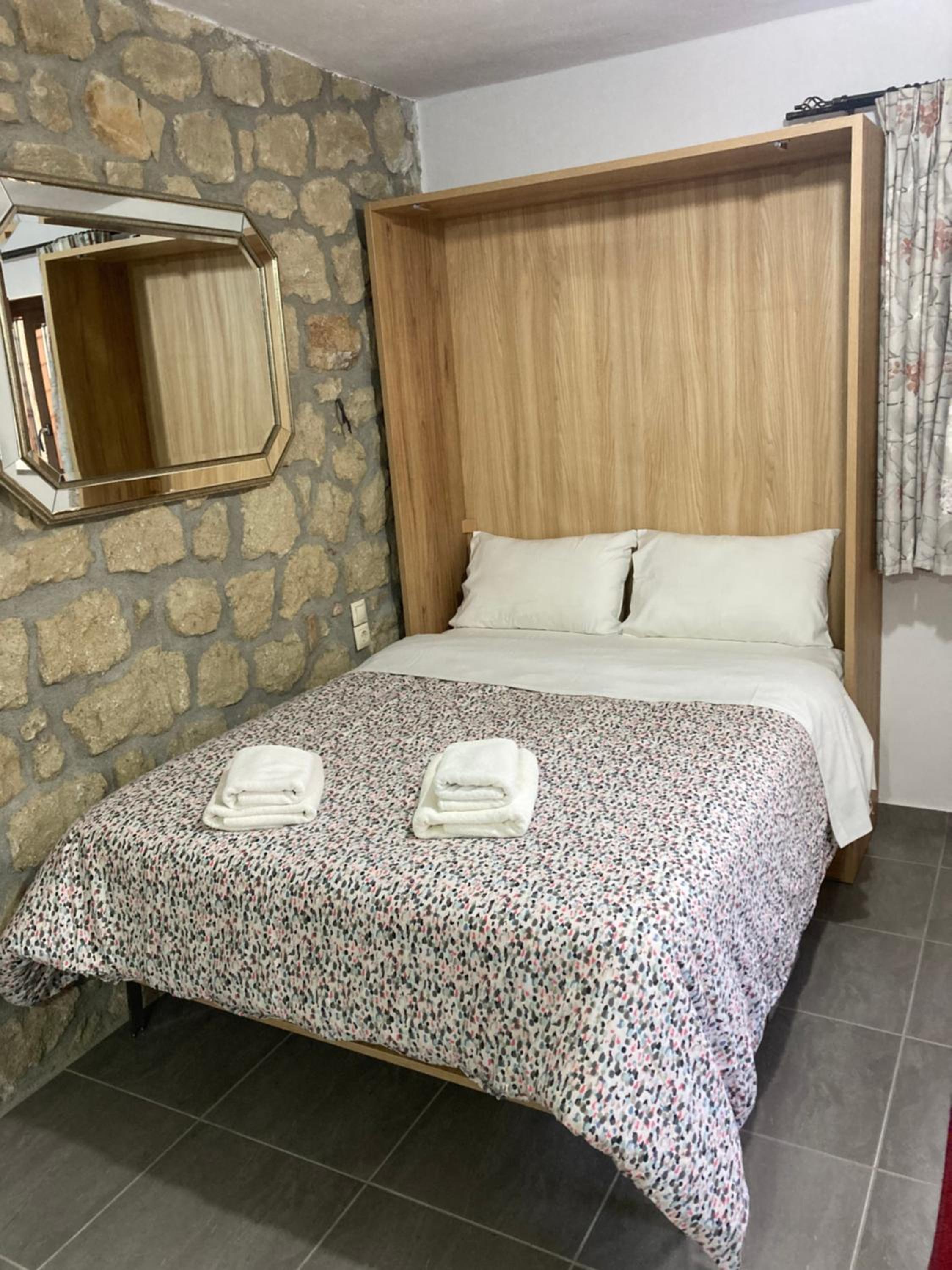 One-Bedroom House - Photo 3