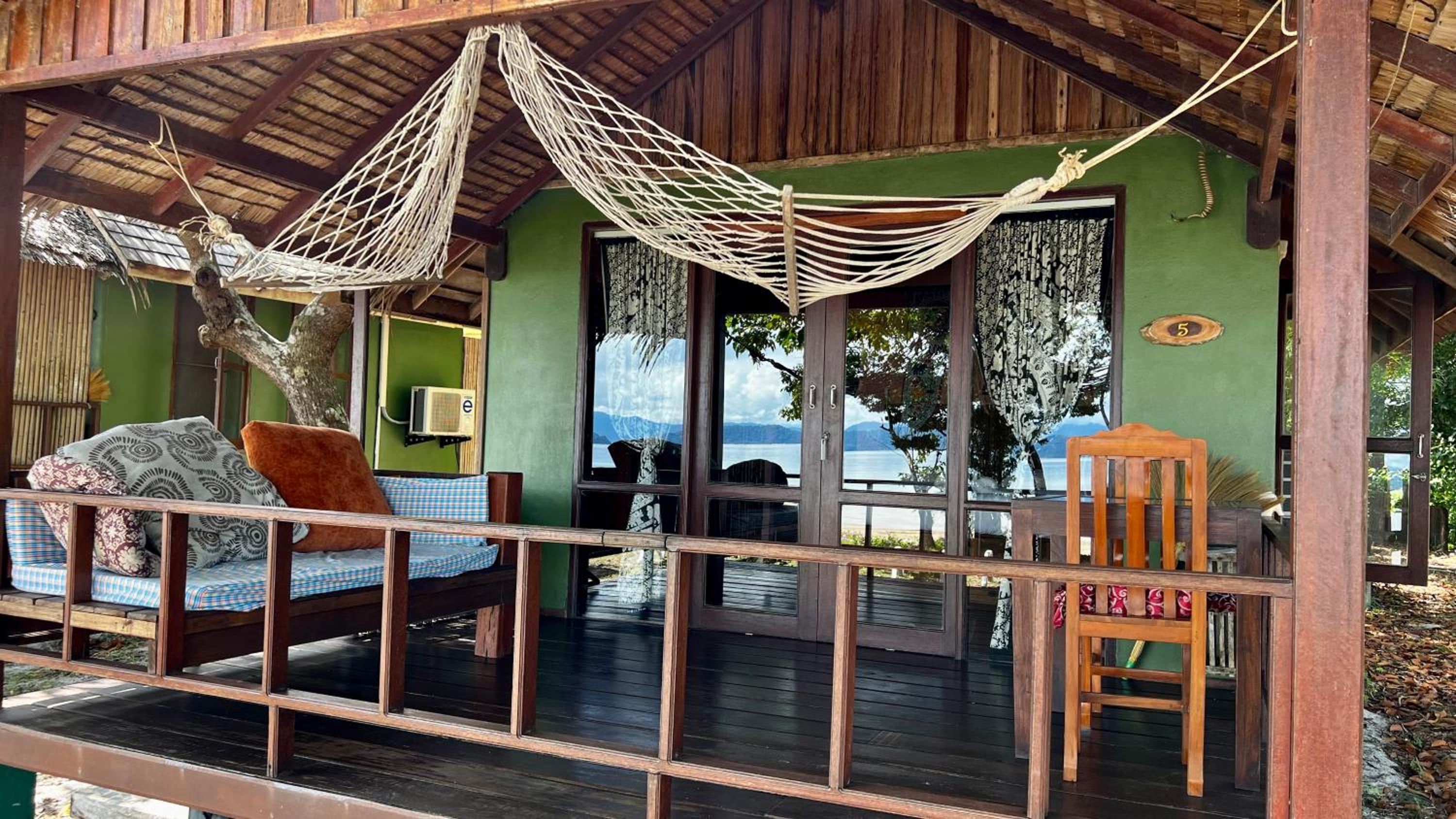 Bungalow with Sea View photo 3