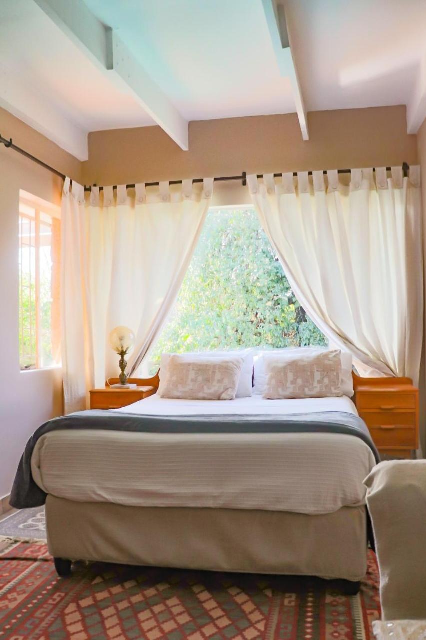 Budget Double Room - Photo 2