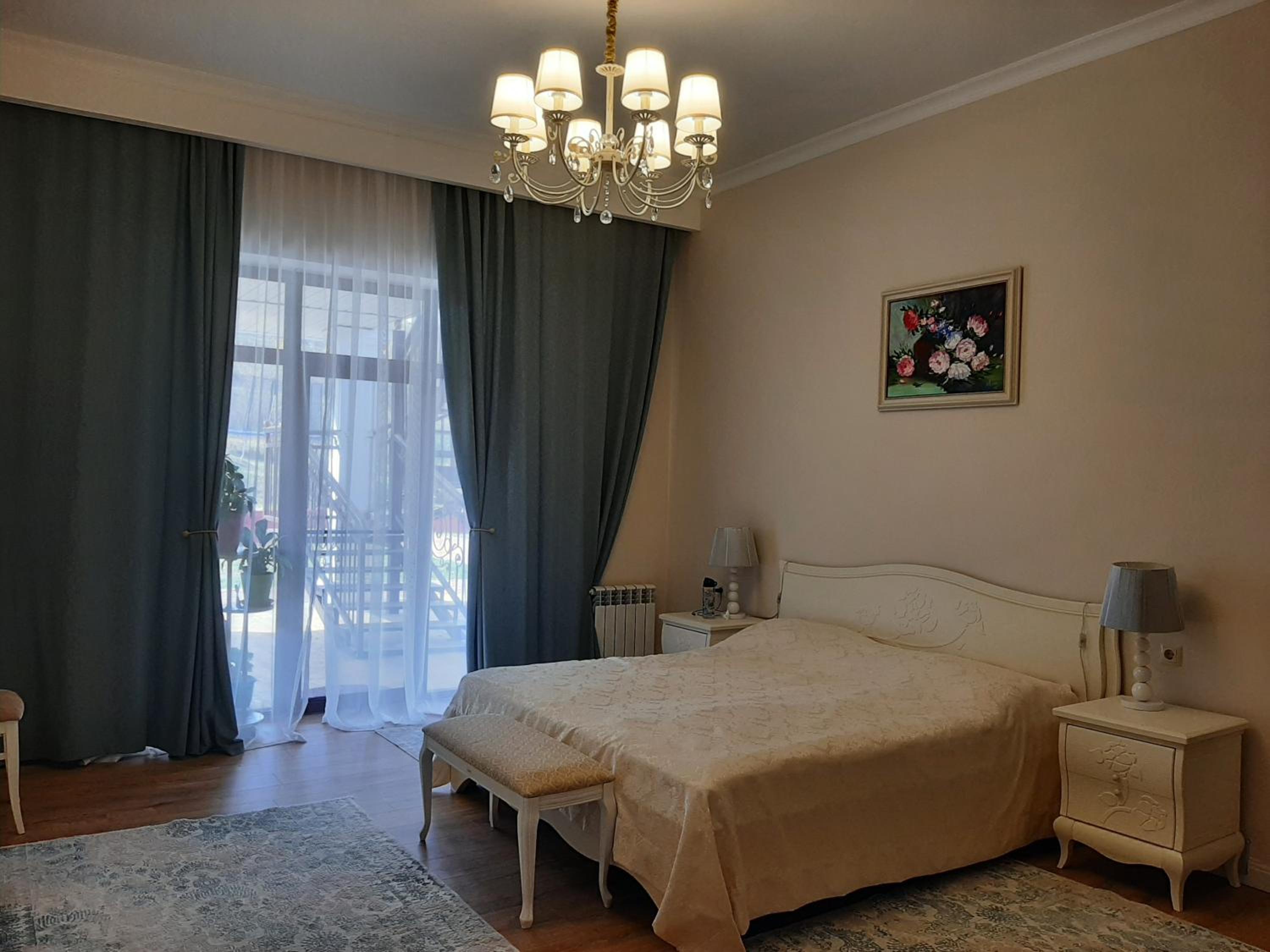 Three-Bedroom House photo 2