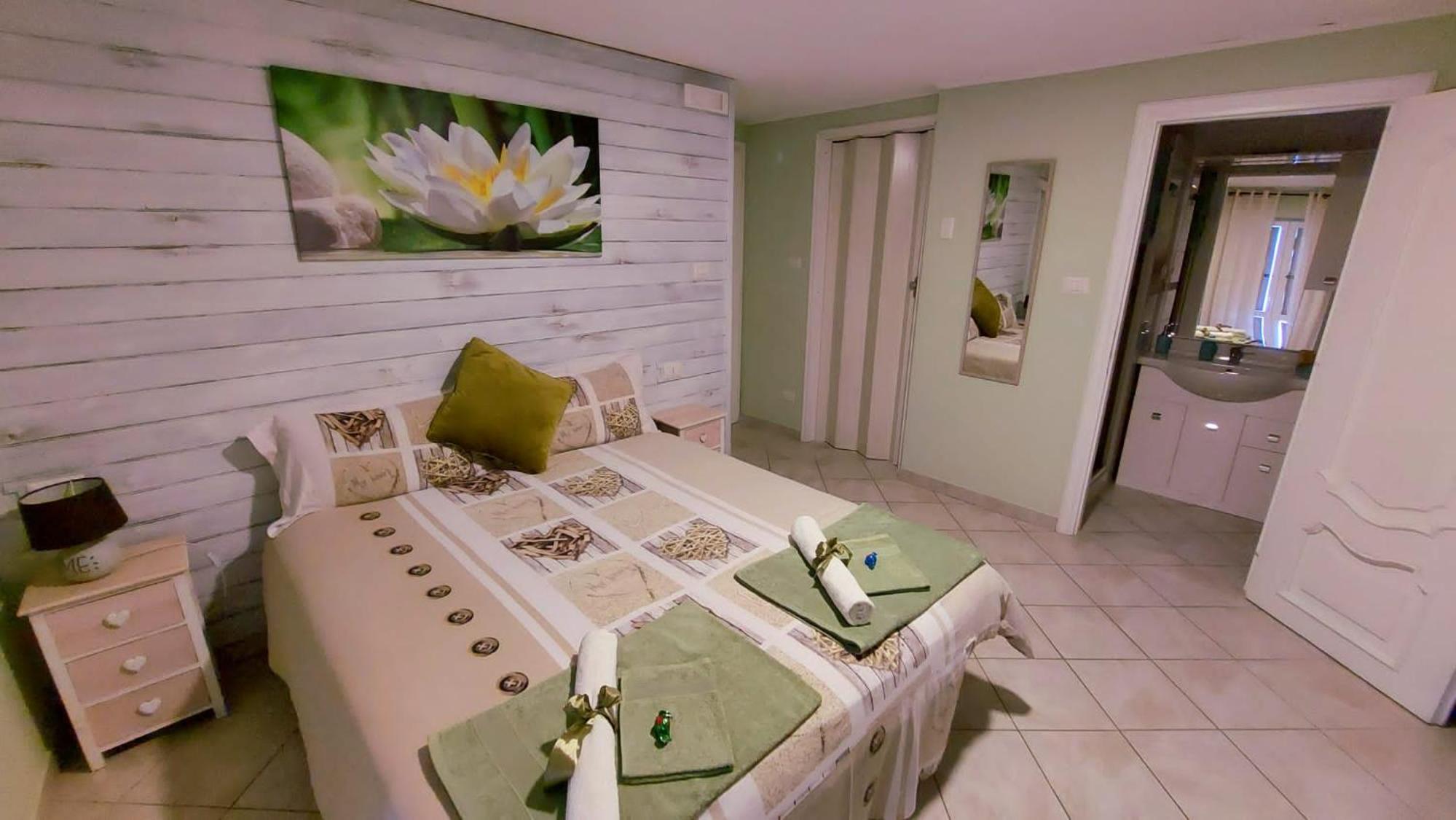 Double or Twin Room with Private Bathroom - Photo 1