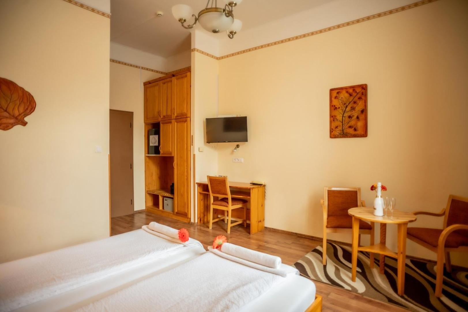 Double or Twin Room - Photo 39