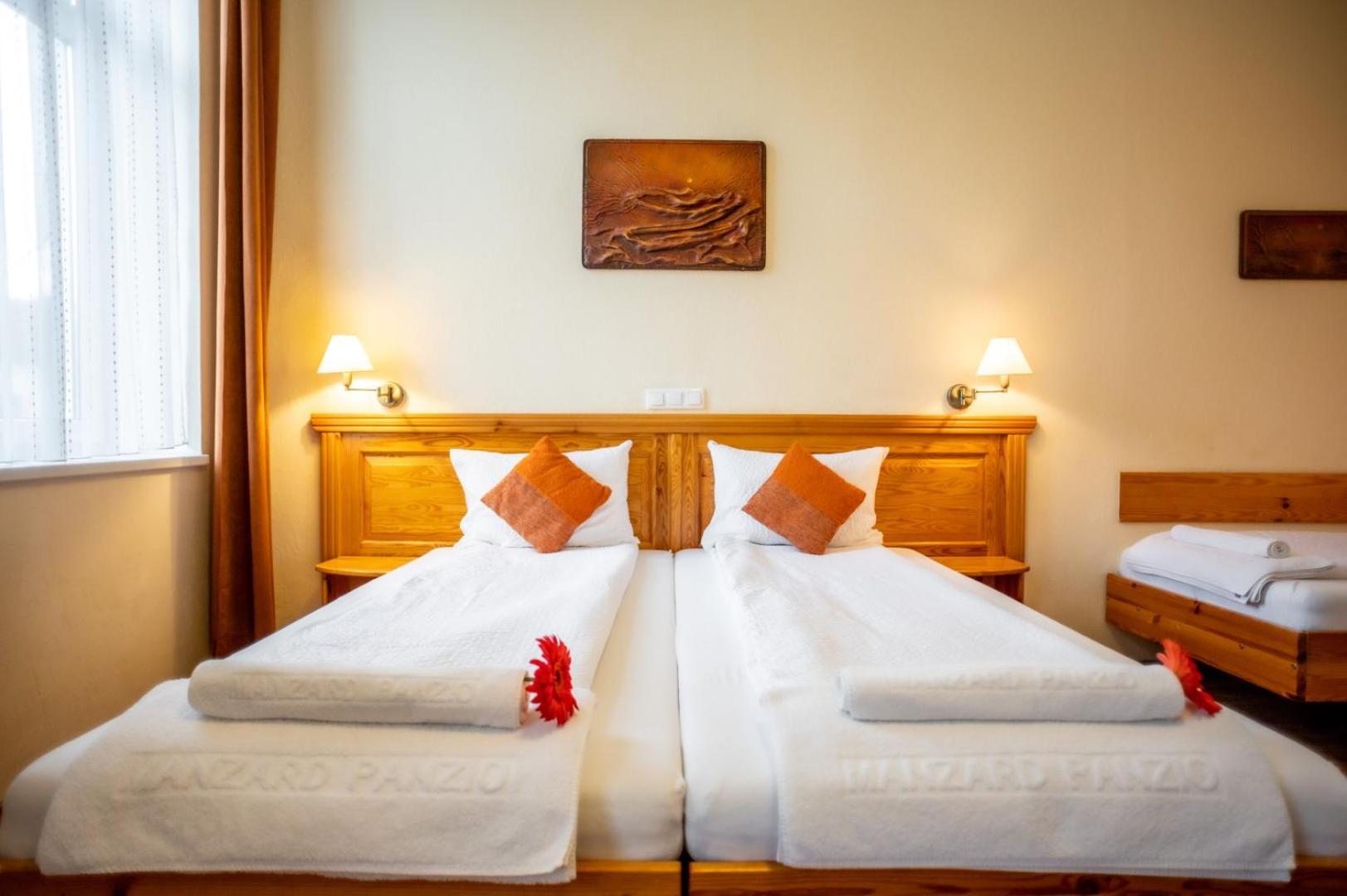 Triple Room - Photo 22