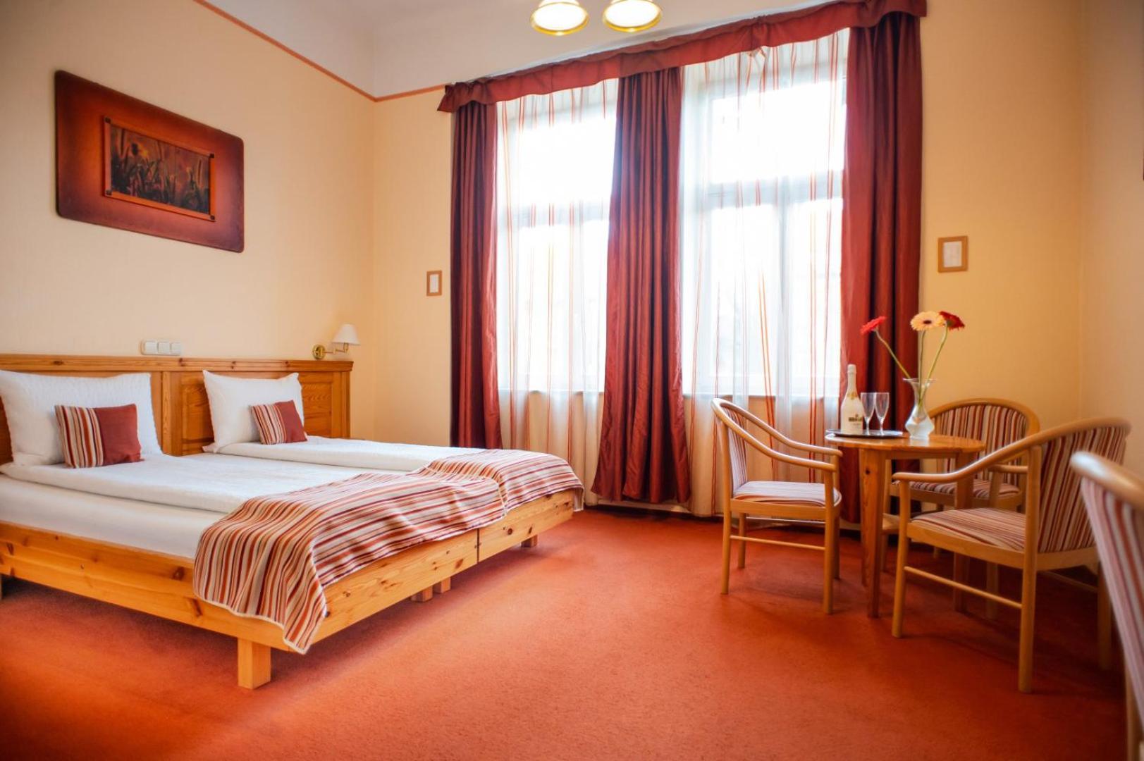 Double or Twin Room - Photo 17
