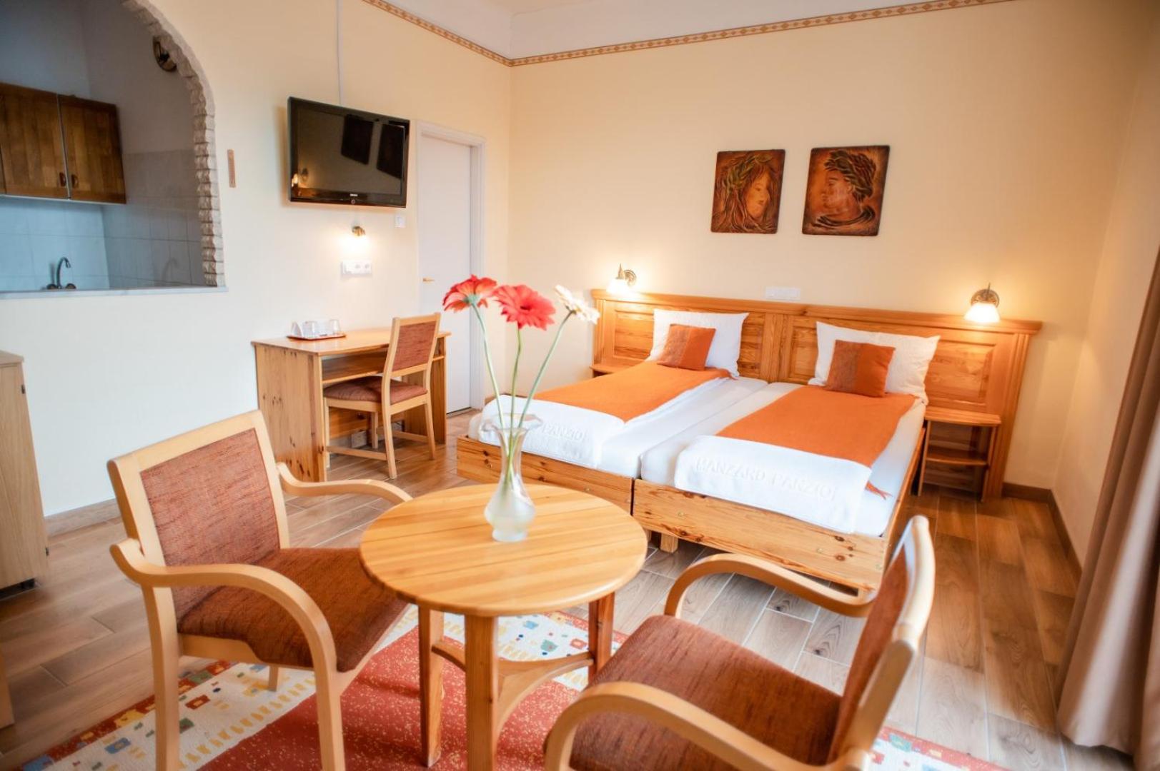 Triple Room - Photo 36