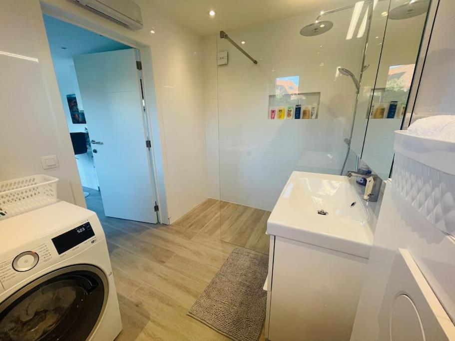One-Bedroom House photo 2