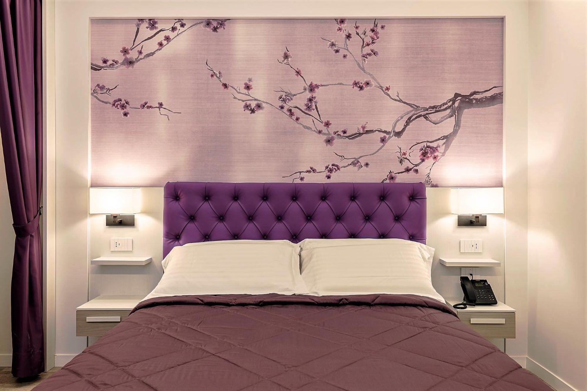 Deluxe King Room - Photo 8