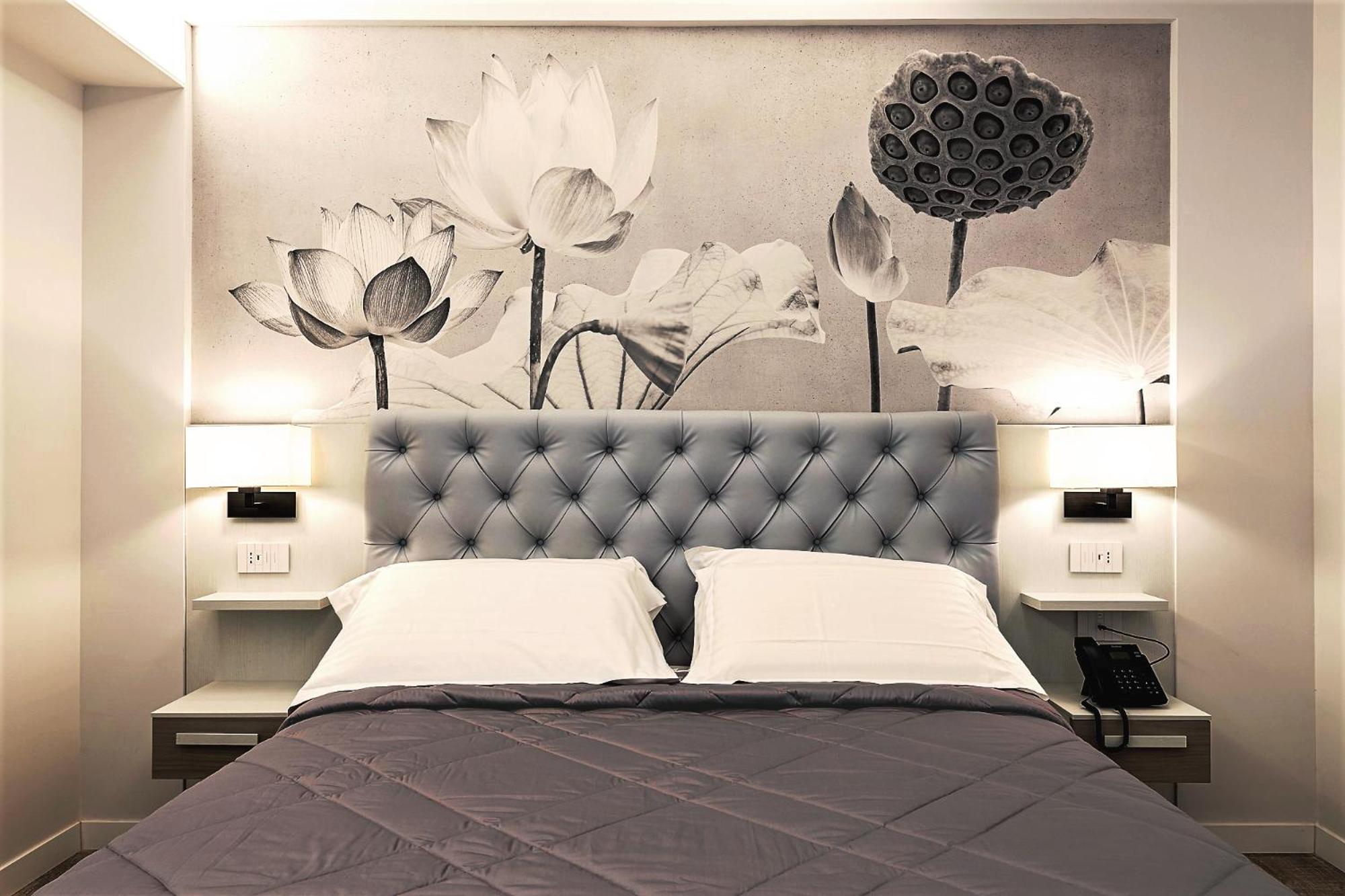 Deluxe King Room - Photo 3